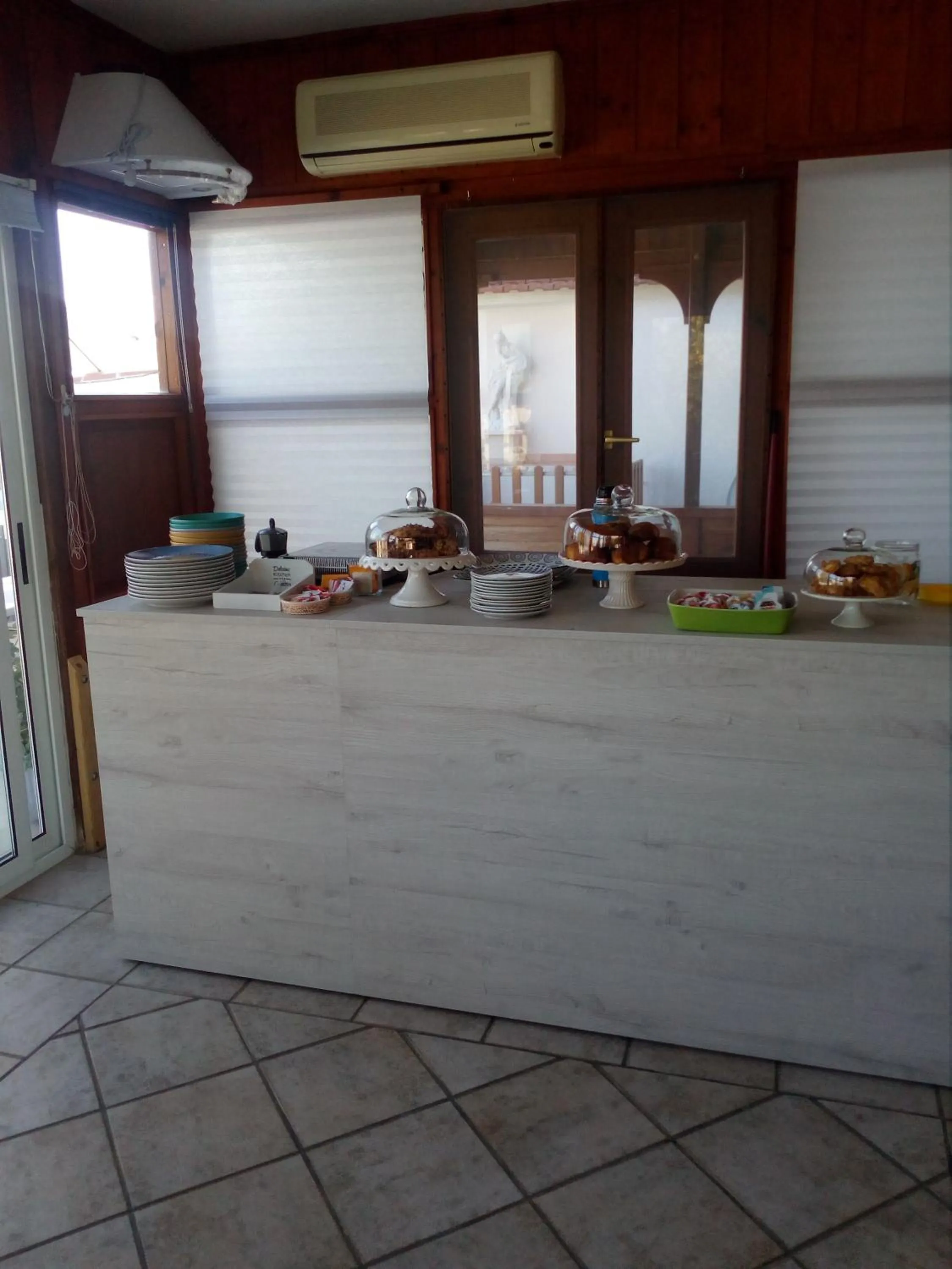 Buffet breakfast in Affittacamere Murgenere