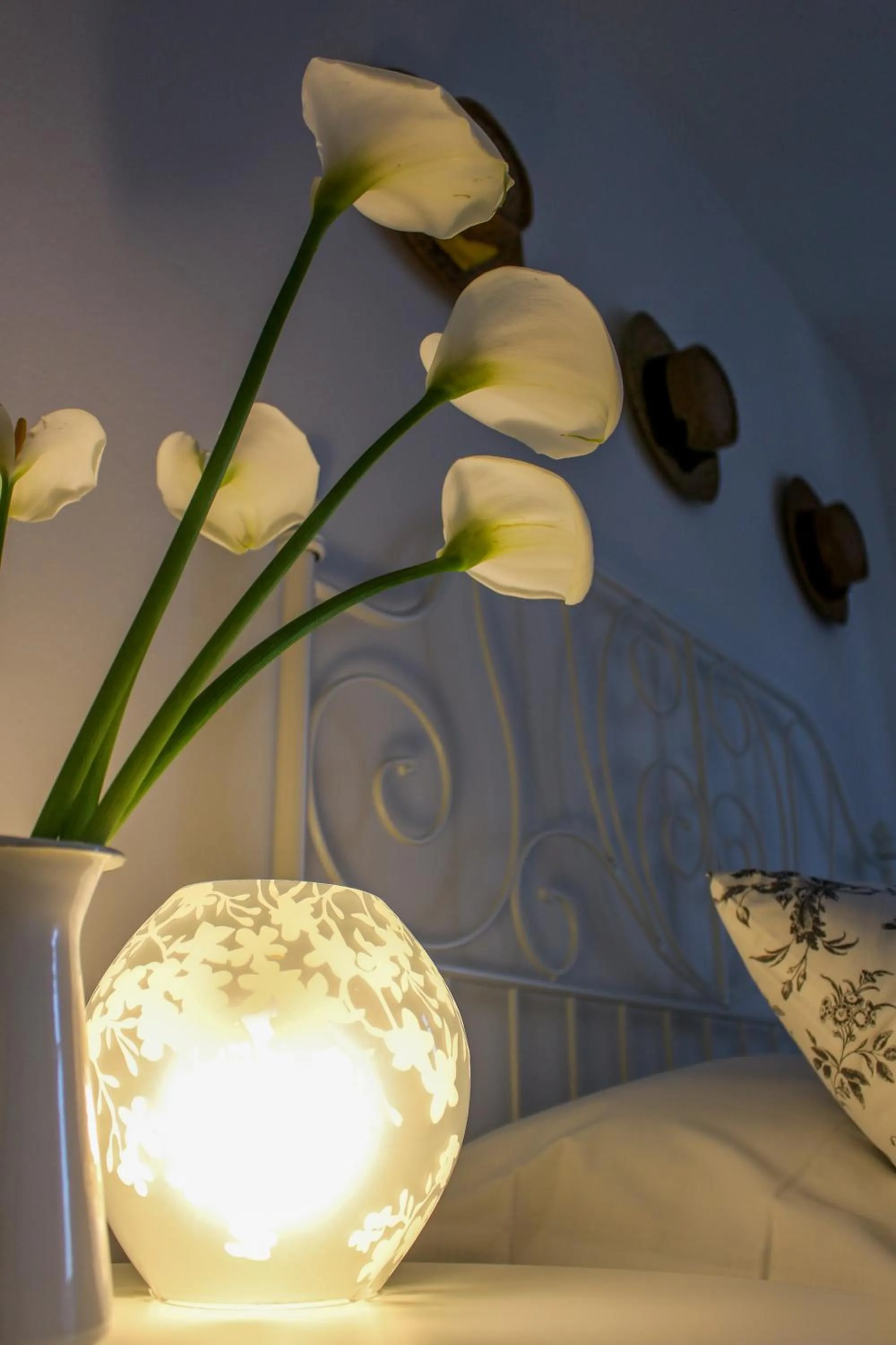 Decorative detail in Azzurro B&B