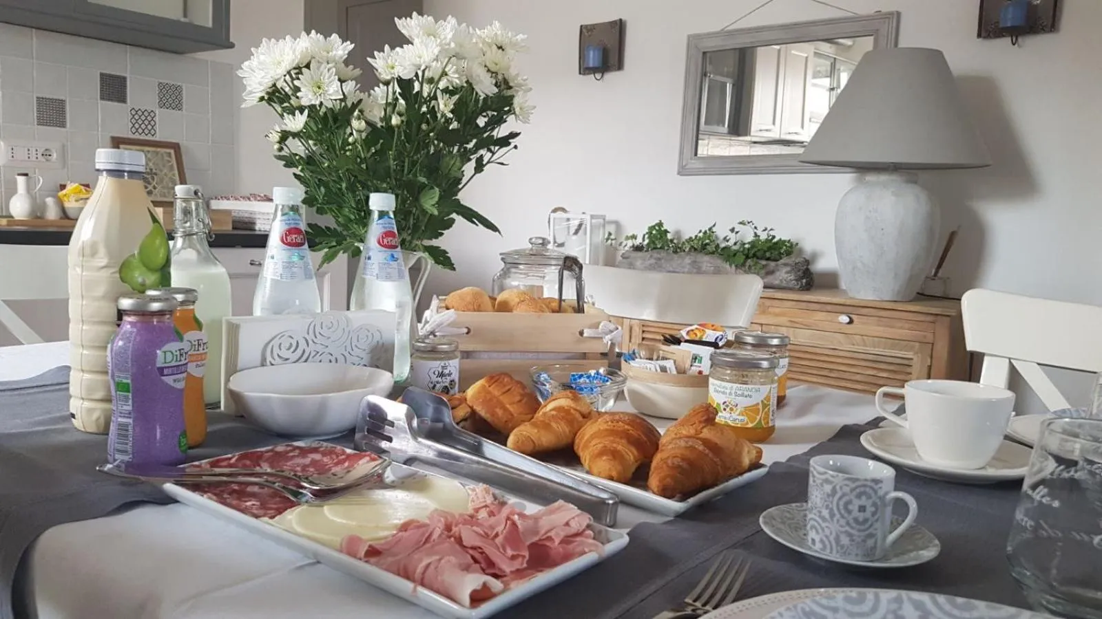 Continental breakfast in Azzurro B&B