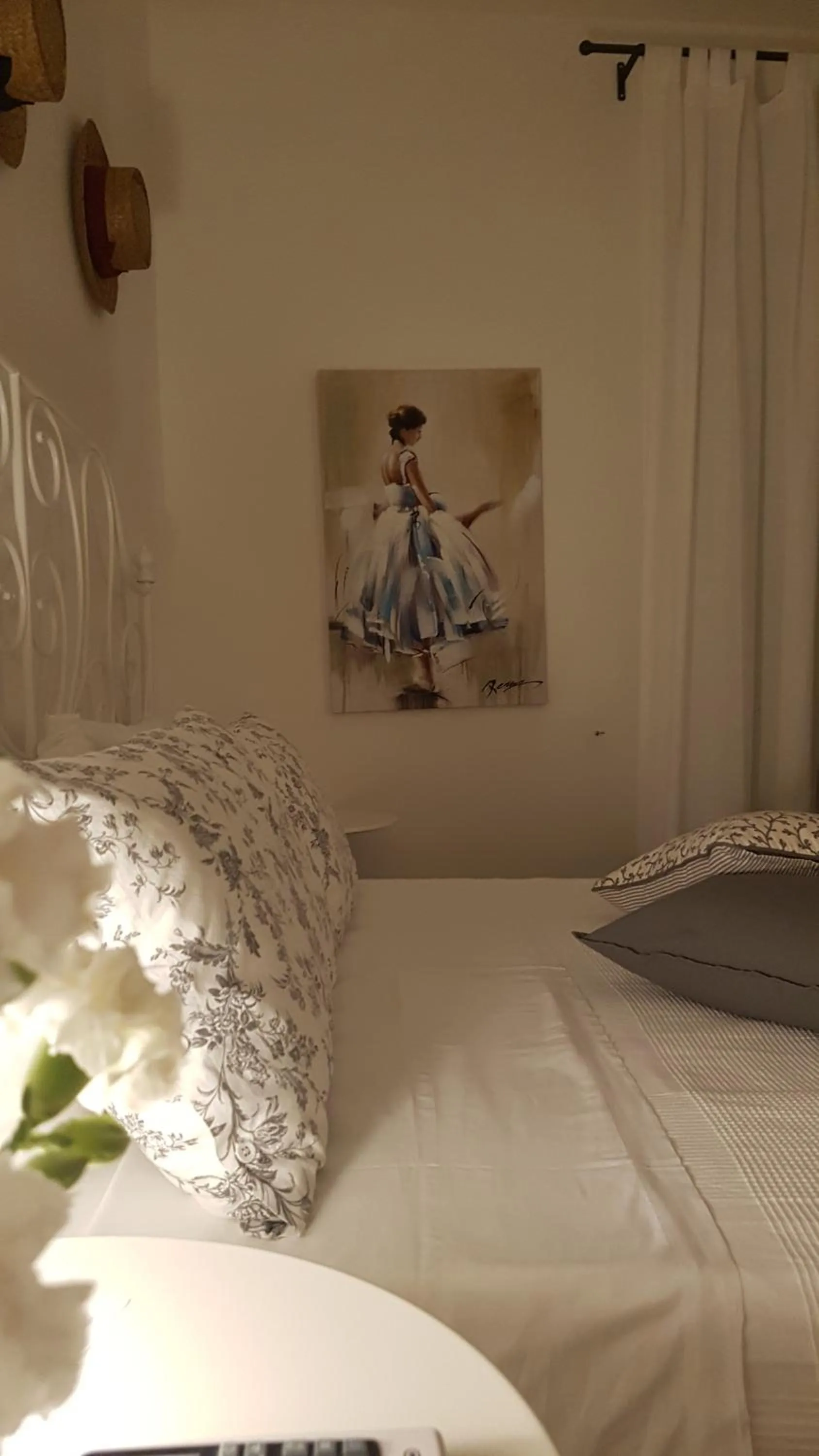 Decorative detail, Bed in Azzurro B&B