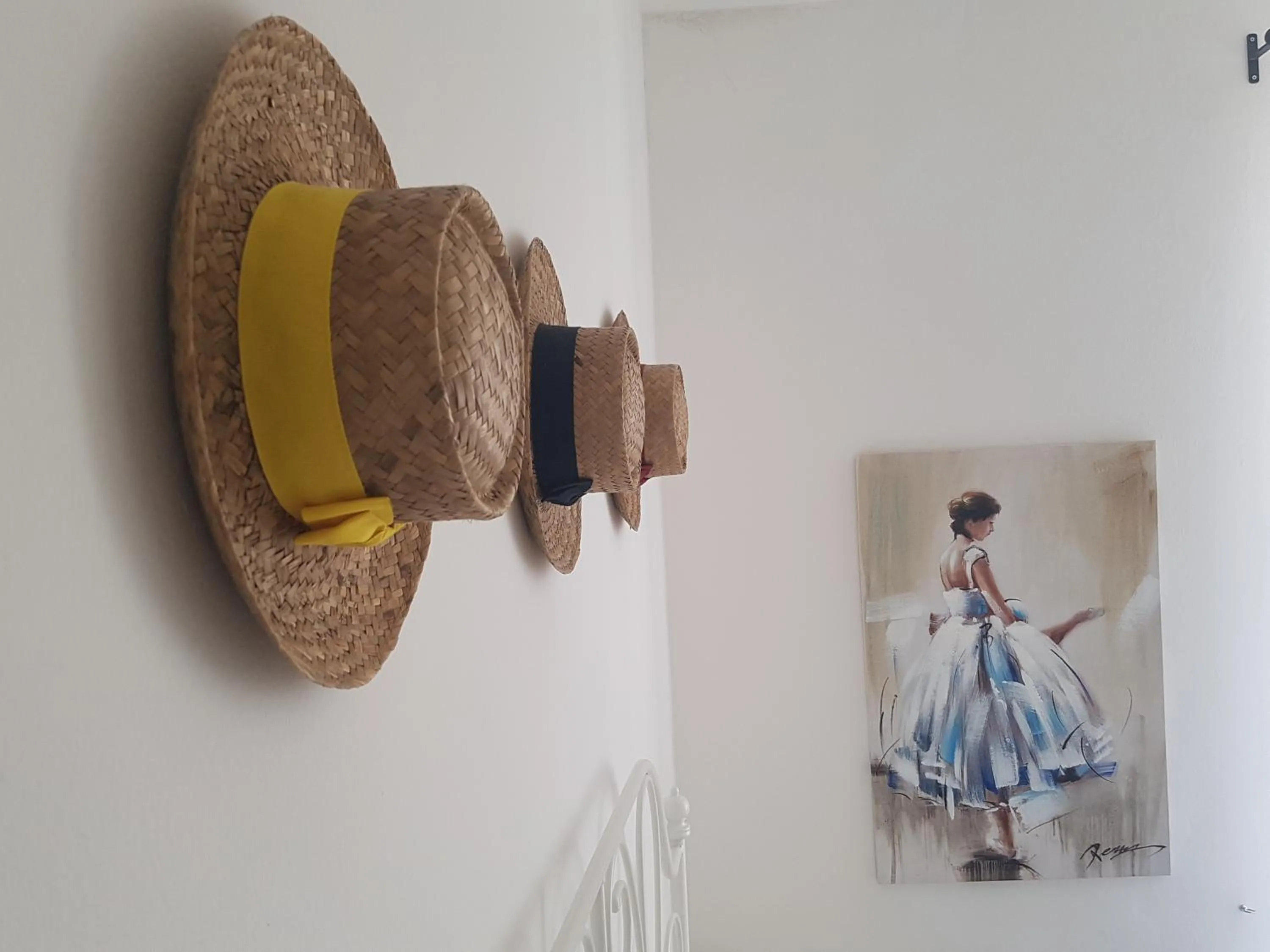 Decorative detail in Azzurro B&B