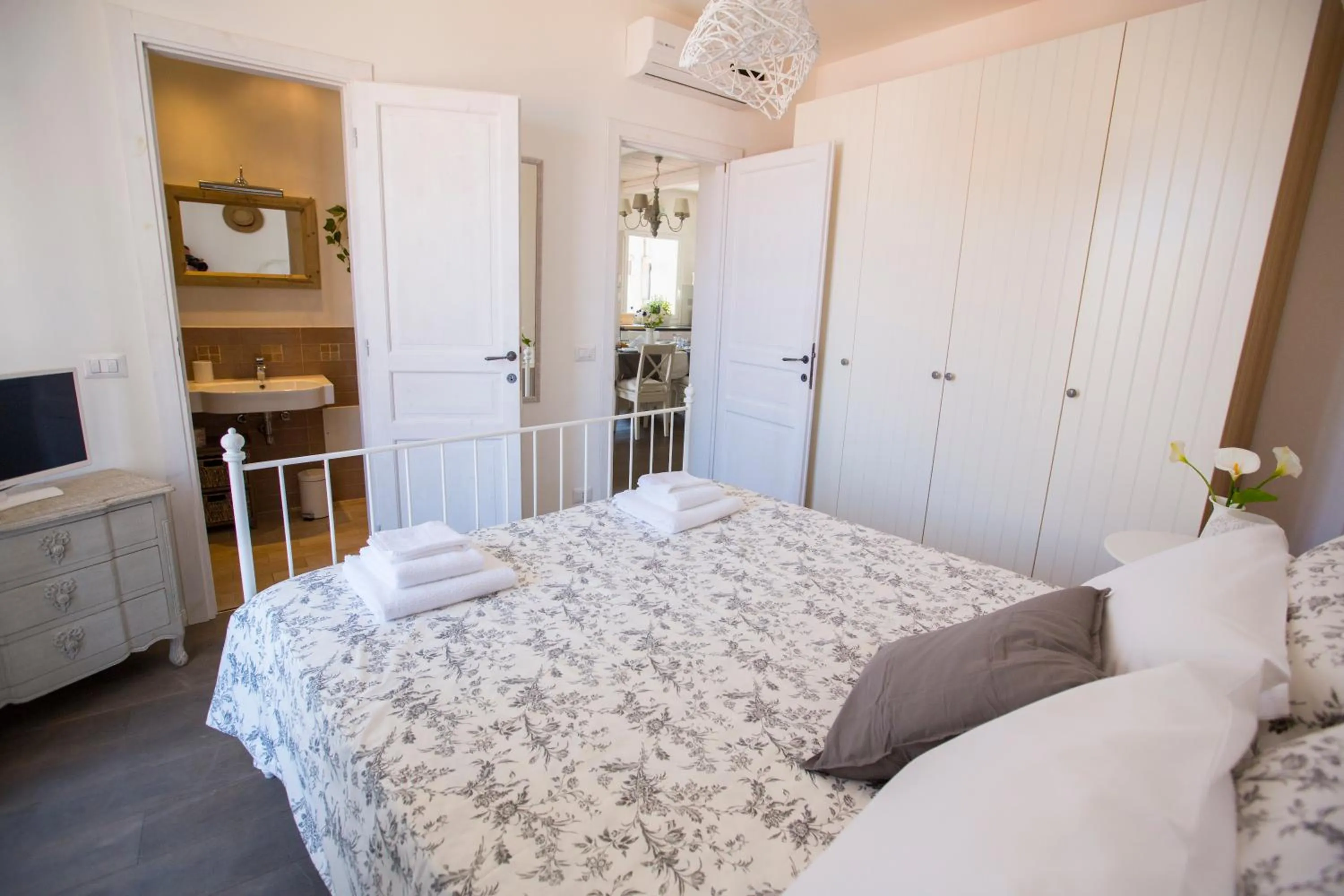 Bathroom, Bed in Azzurro B&B