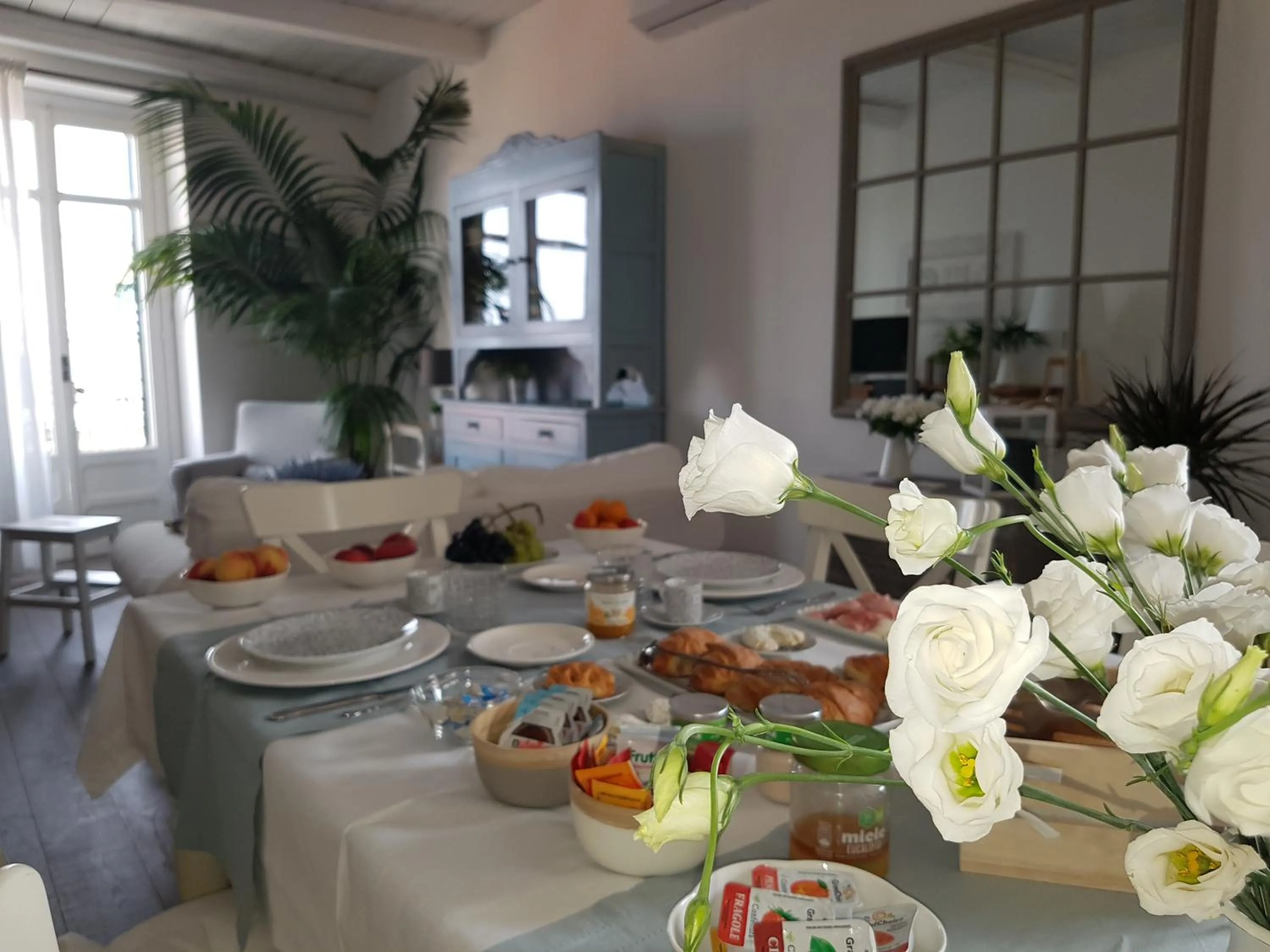 Communal lounge/ TV room in Azzurro B&B