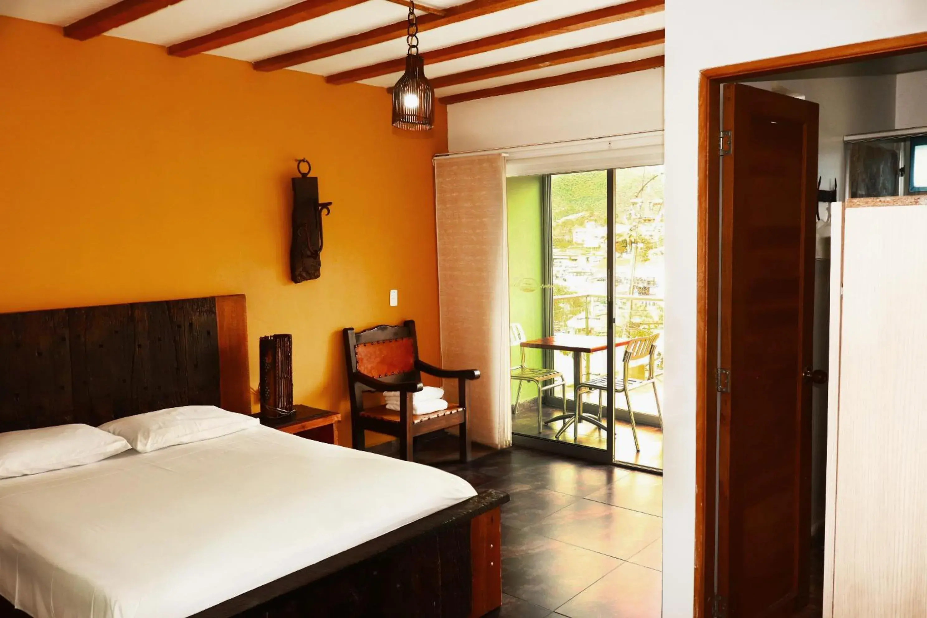 Queen Room in Hotel Portobelo Guatape Queen Room in Hotel Portobelo Guatape