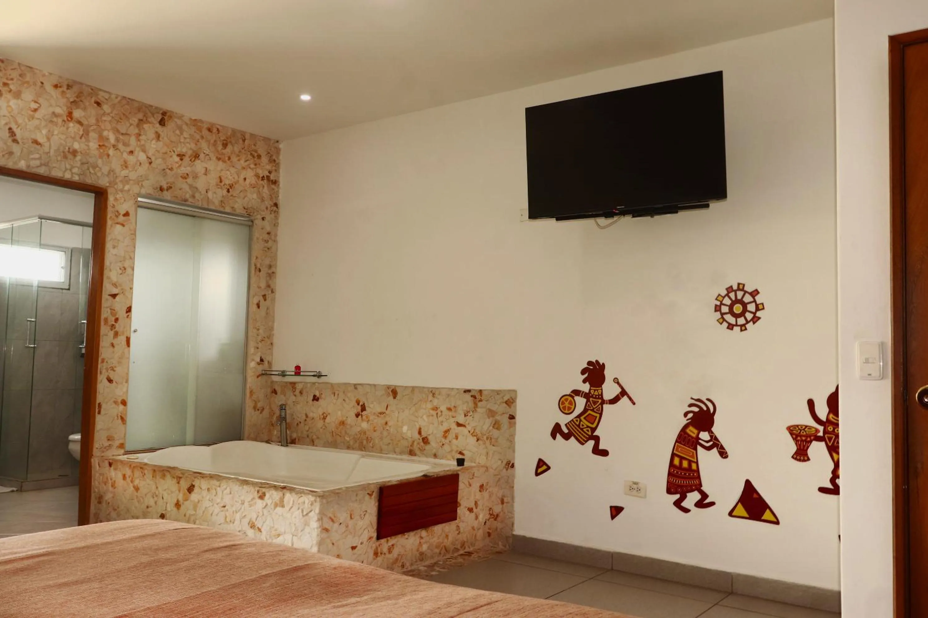 Queen Suite in Hotel Portobelo Guatape