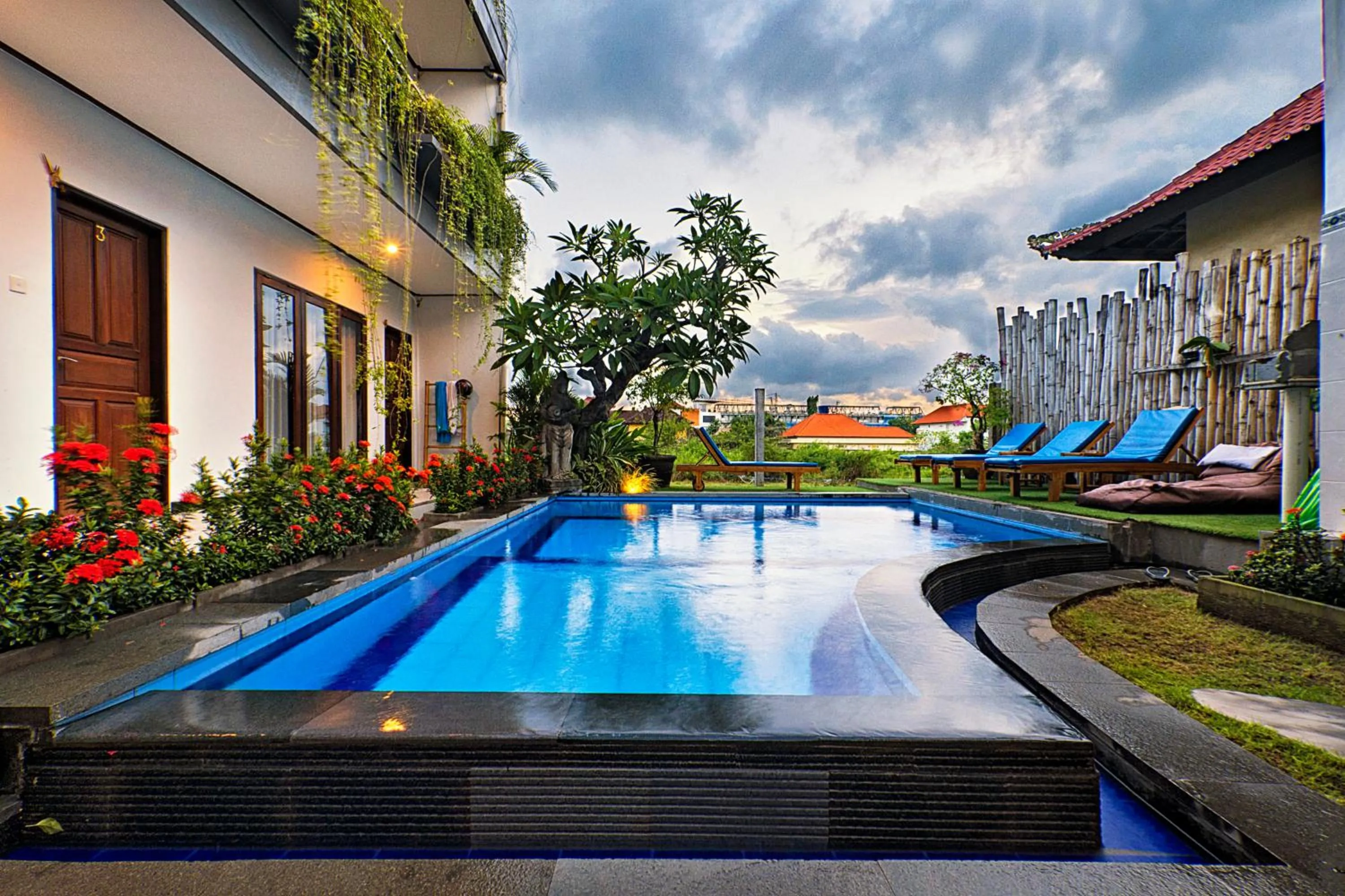 Swimming pool in Bali Full Moon Guest House