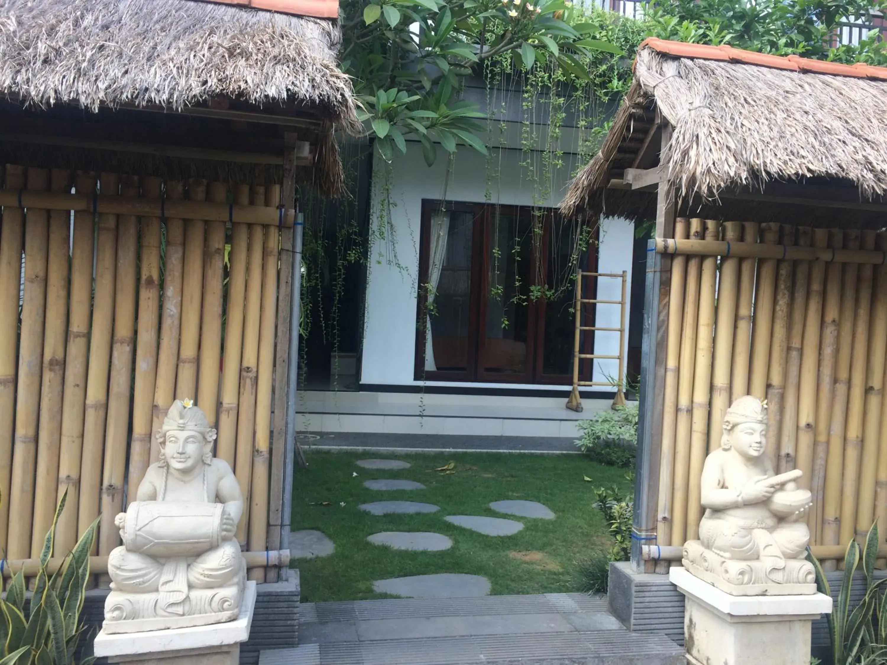 Facade/entrance in Bali Full Moon Guest House Facade/entrance in Bali Full Moon Guest House
