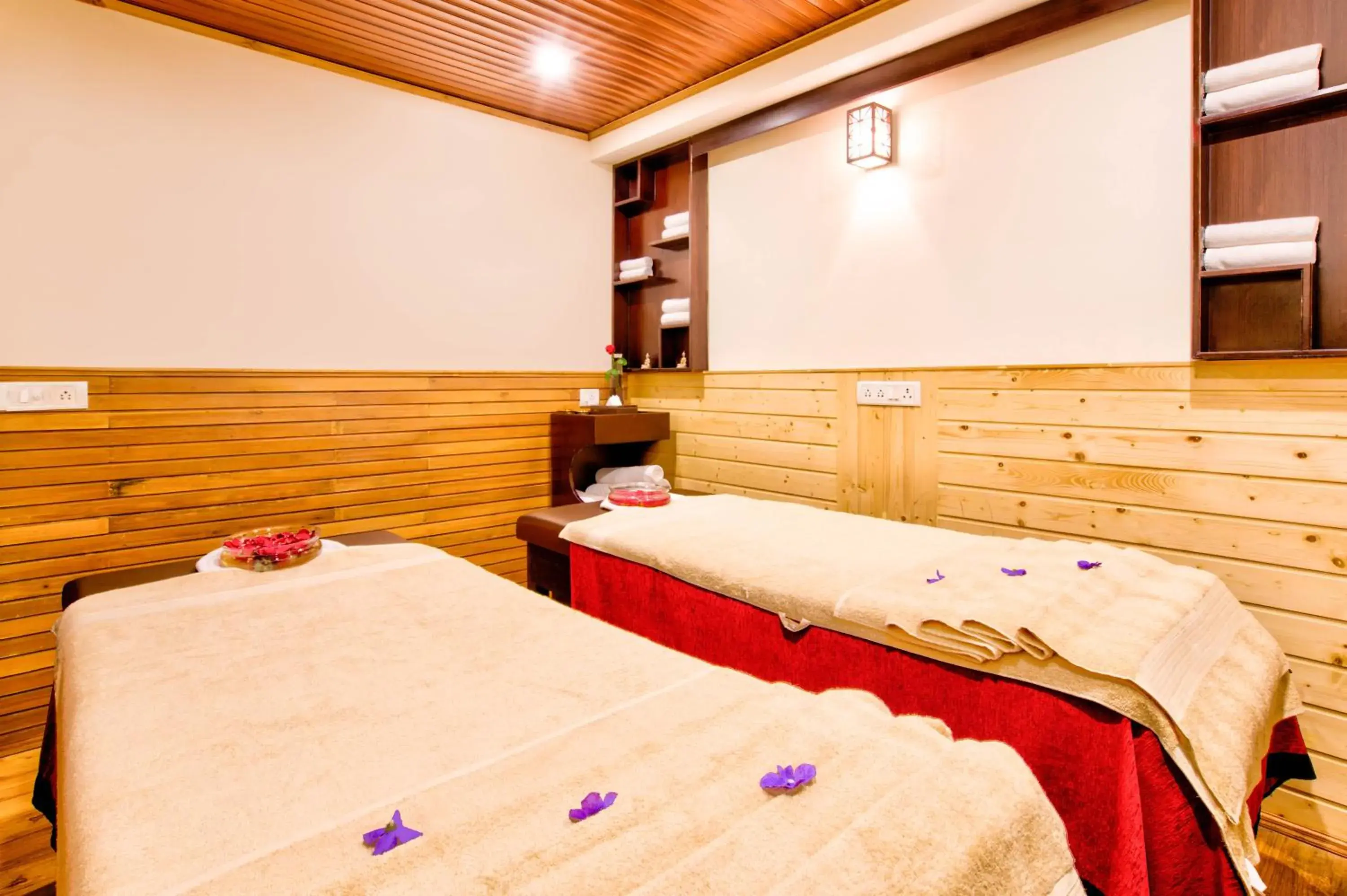 Massage, Bed in Summit Ttakshang Residency Hotel & Spa Mg Marg Massage, Bed in Summit Ttakshang Residency Hotel & Spa Mg Marg