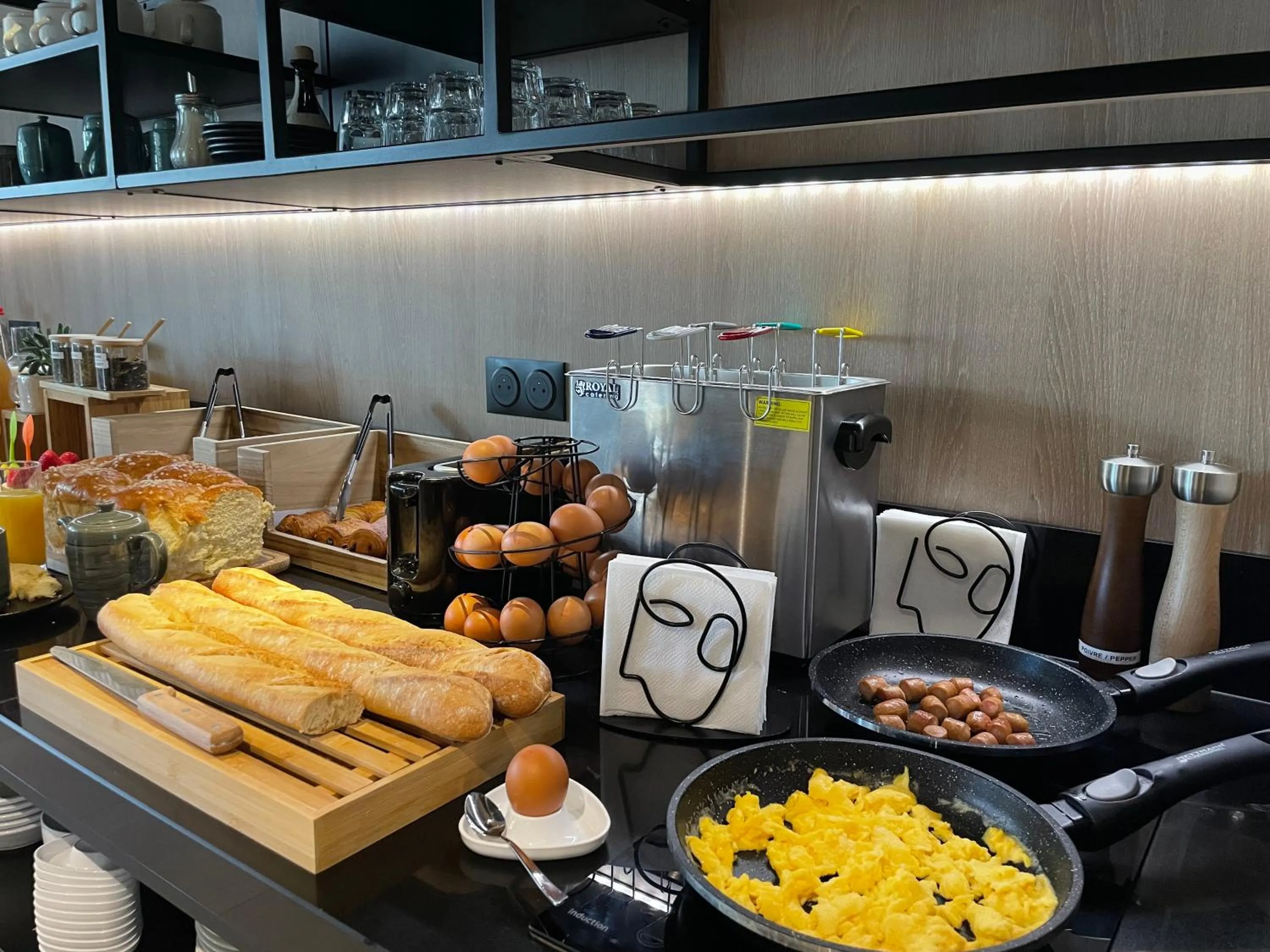 Breakfast in Hôtel Villa Berlioz