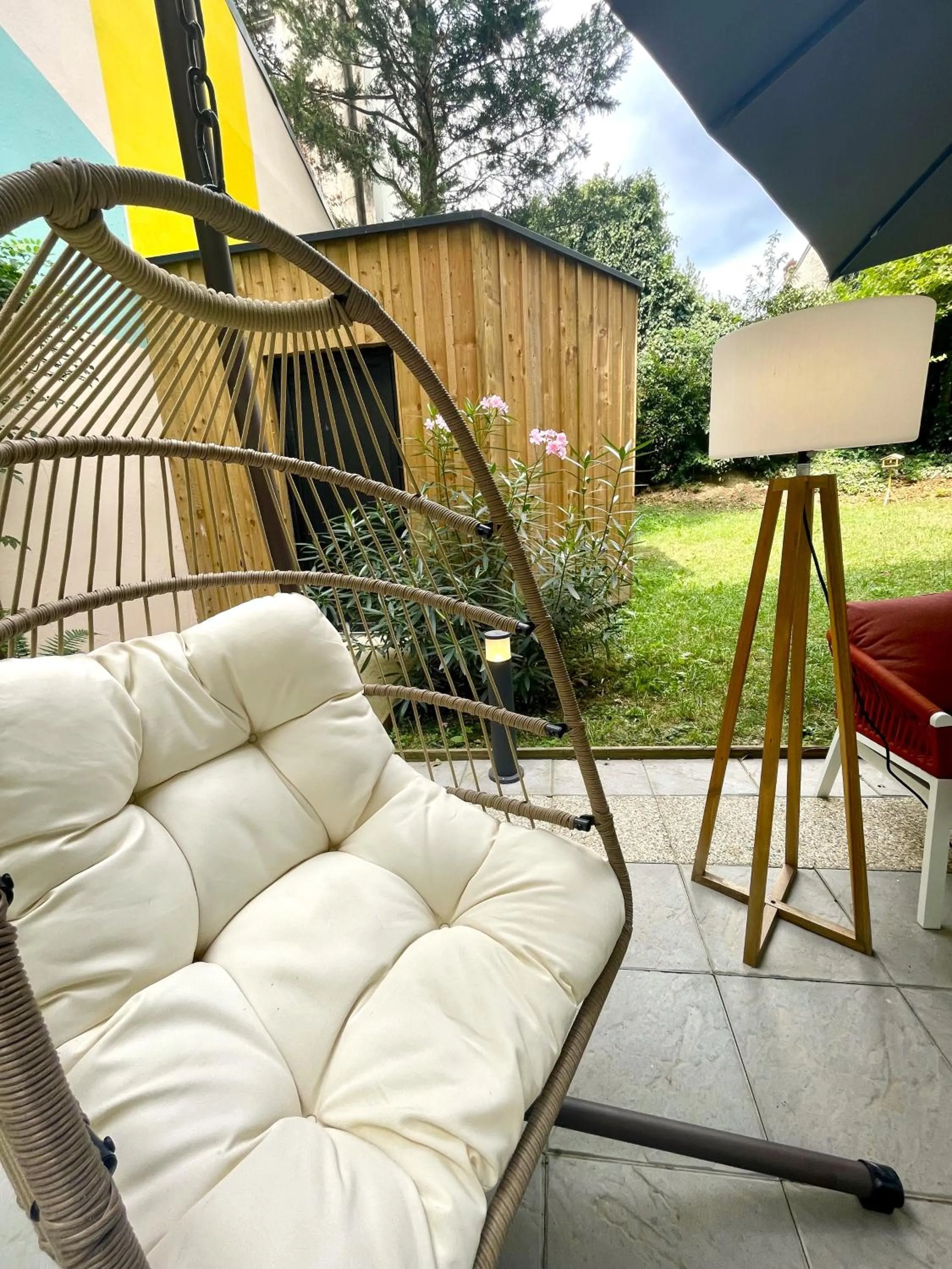 Patio in Hôtel Villa Berlioz