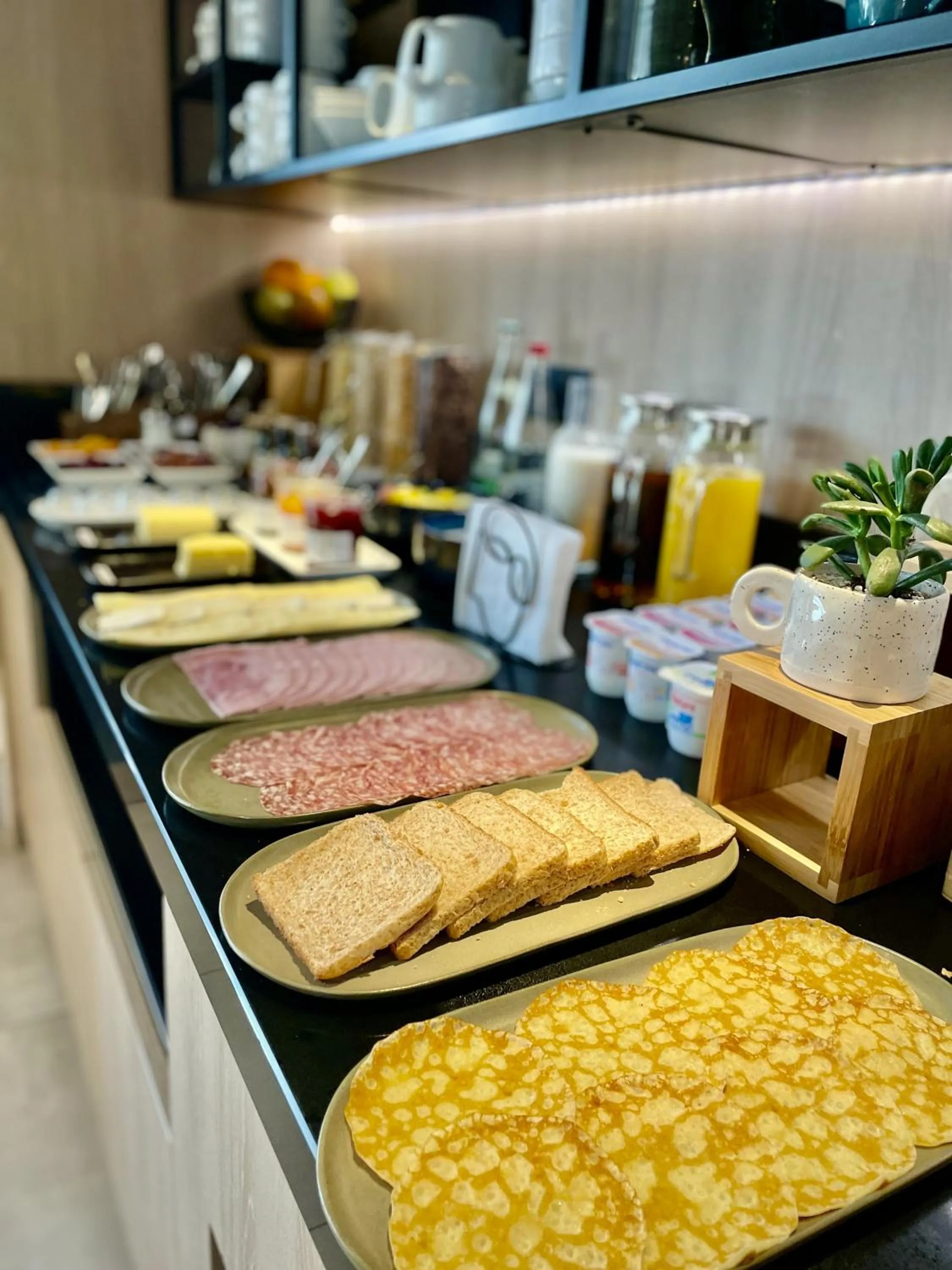 Breakfast in Hôtel Villa Berlioz