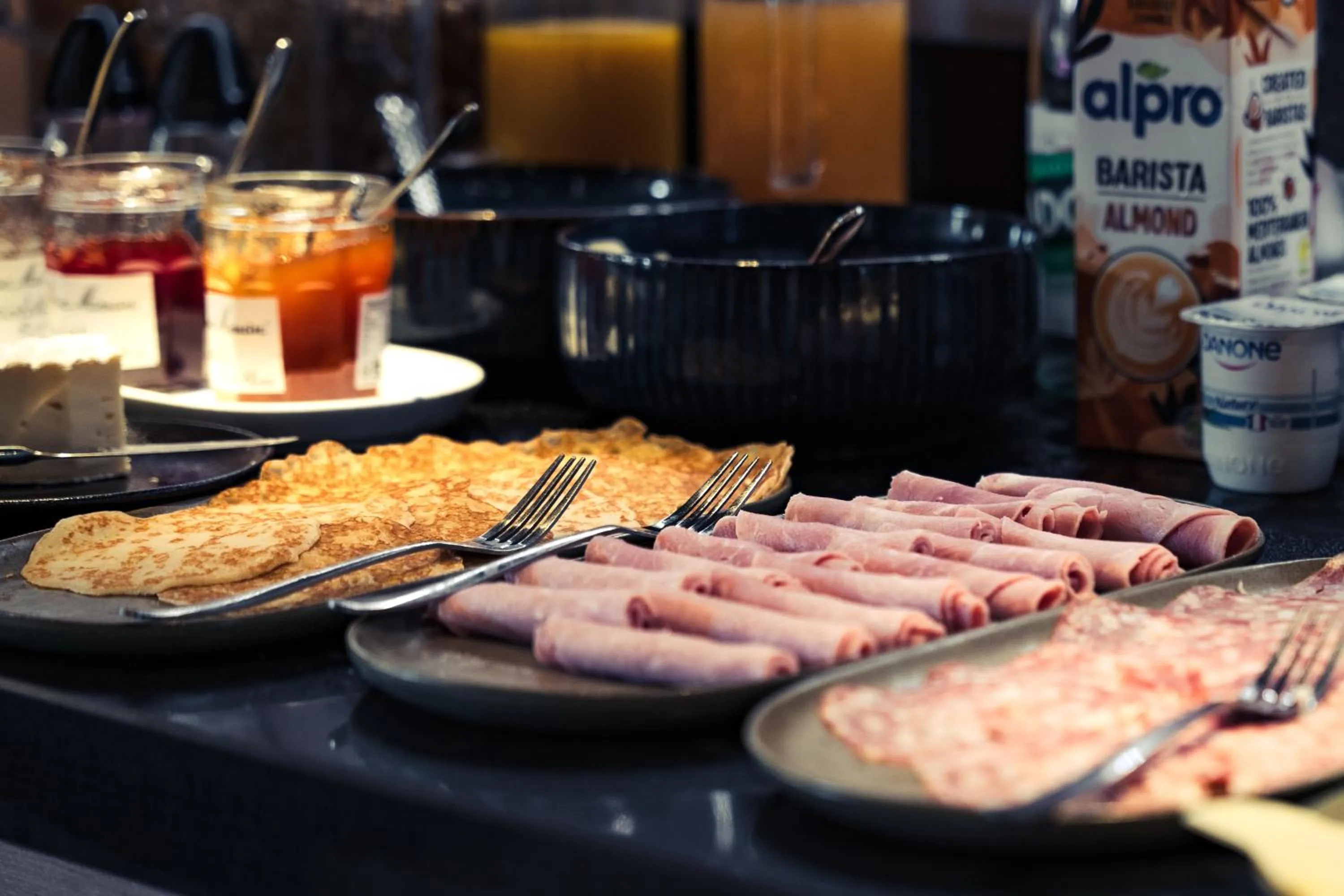 Breakfast in Hôtel Villa Berlioz