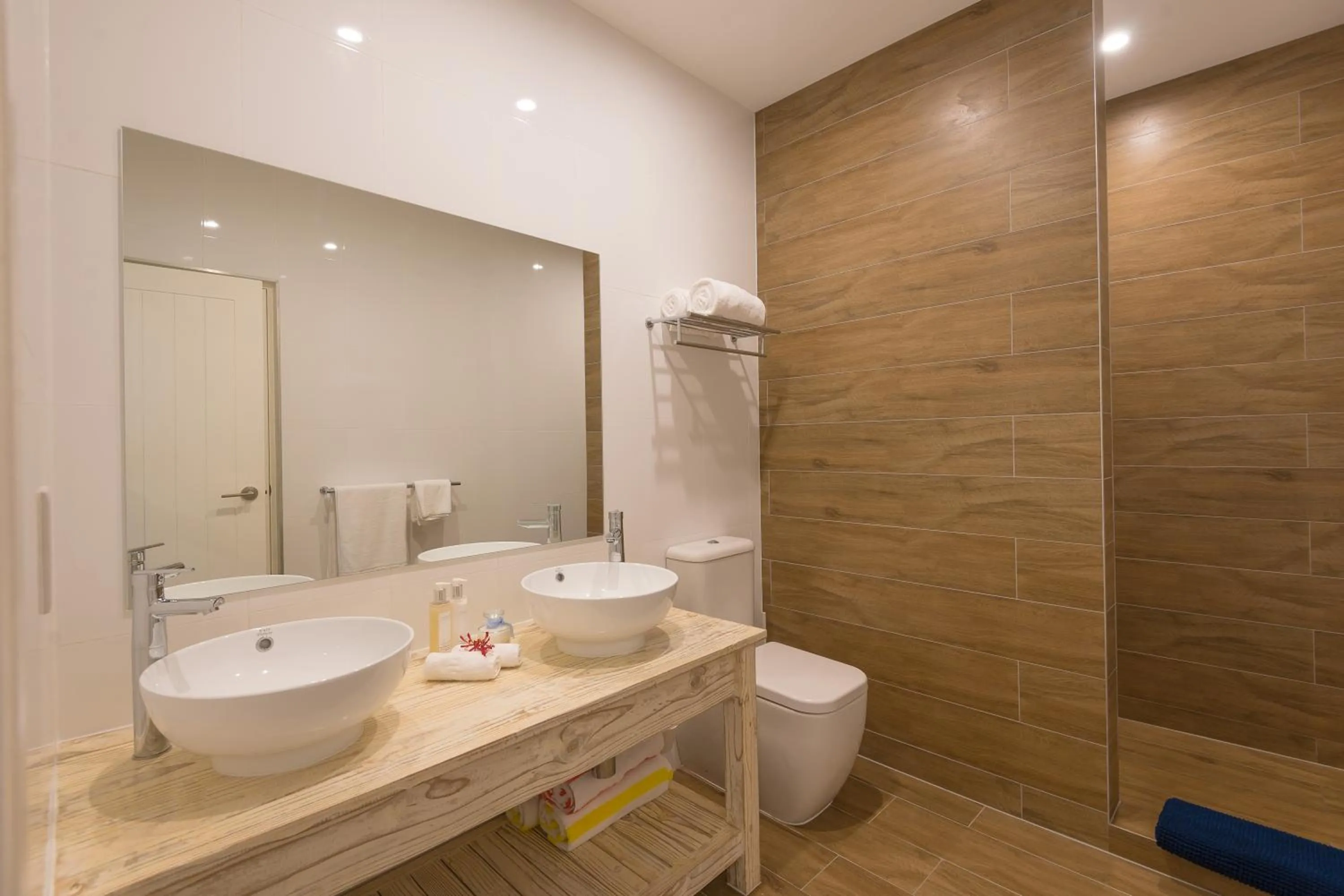 Shower in Le Nautique Beachfront Apartments