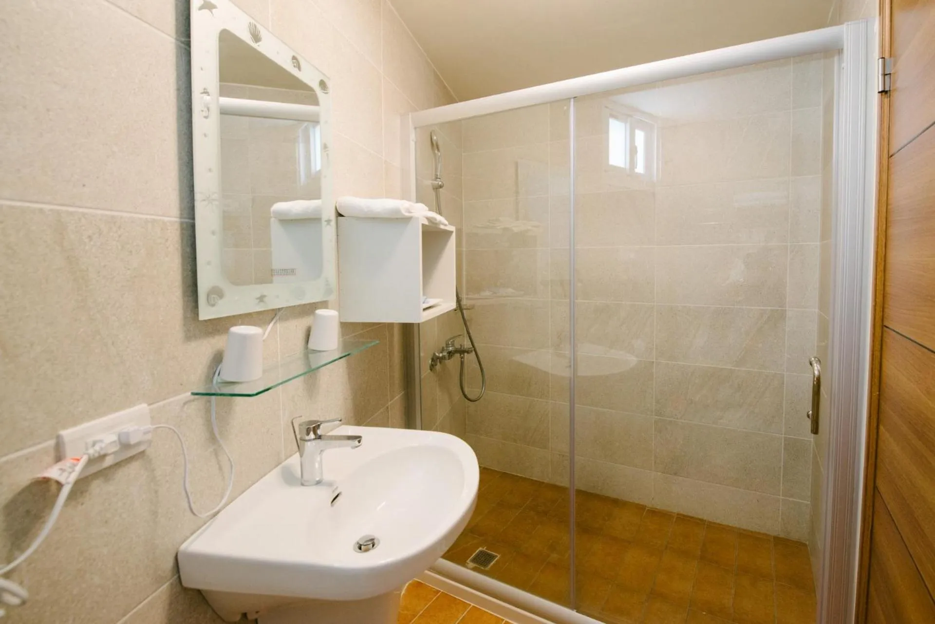 Shower in He Sen B&B
