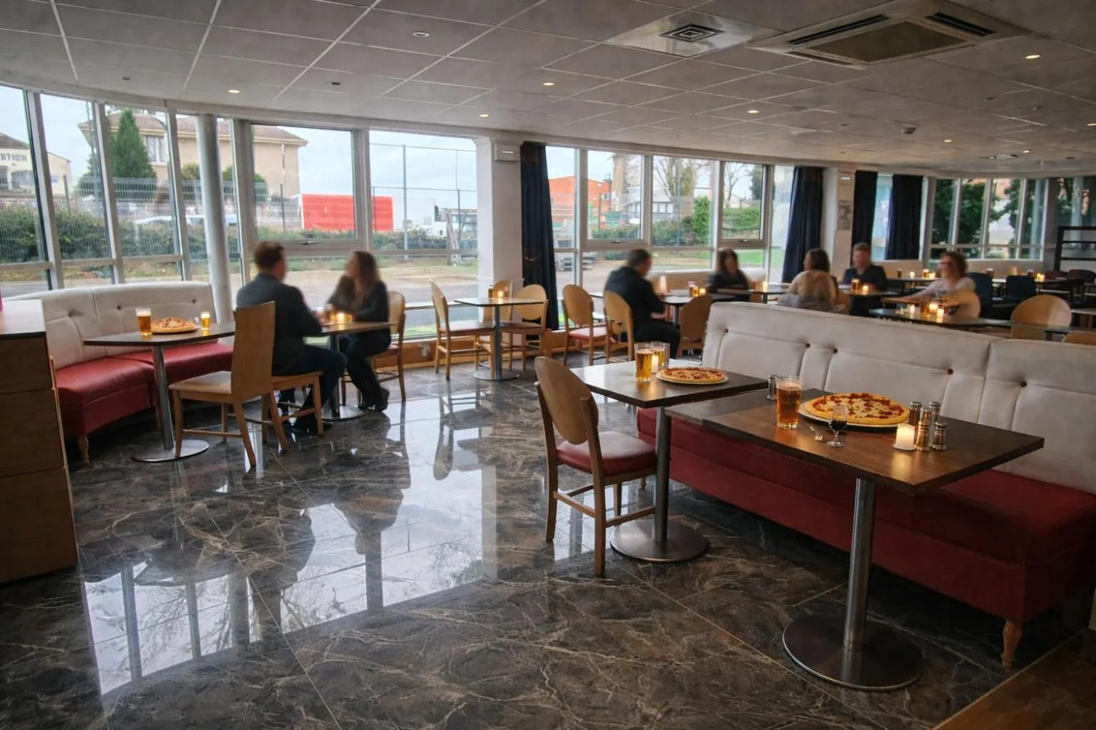 Meals in Geographotel Paris-Roissy CDG Airport