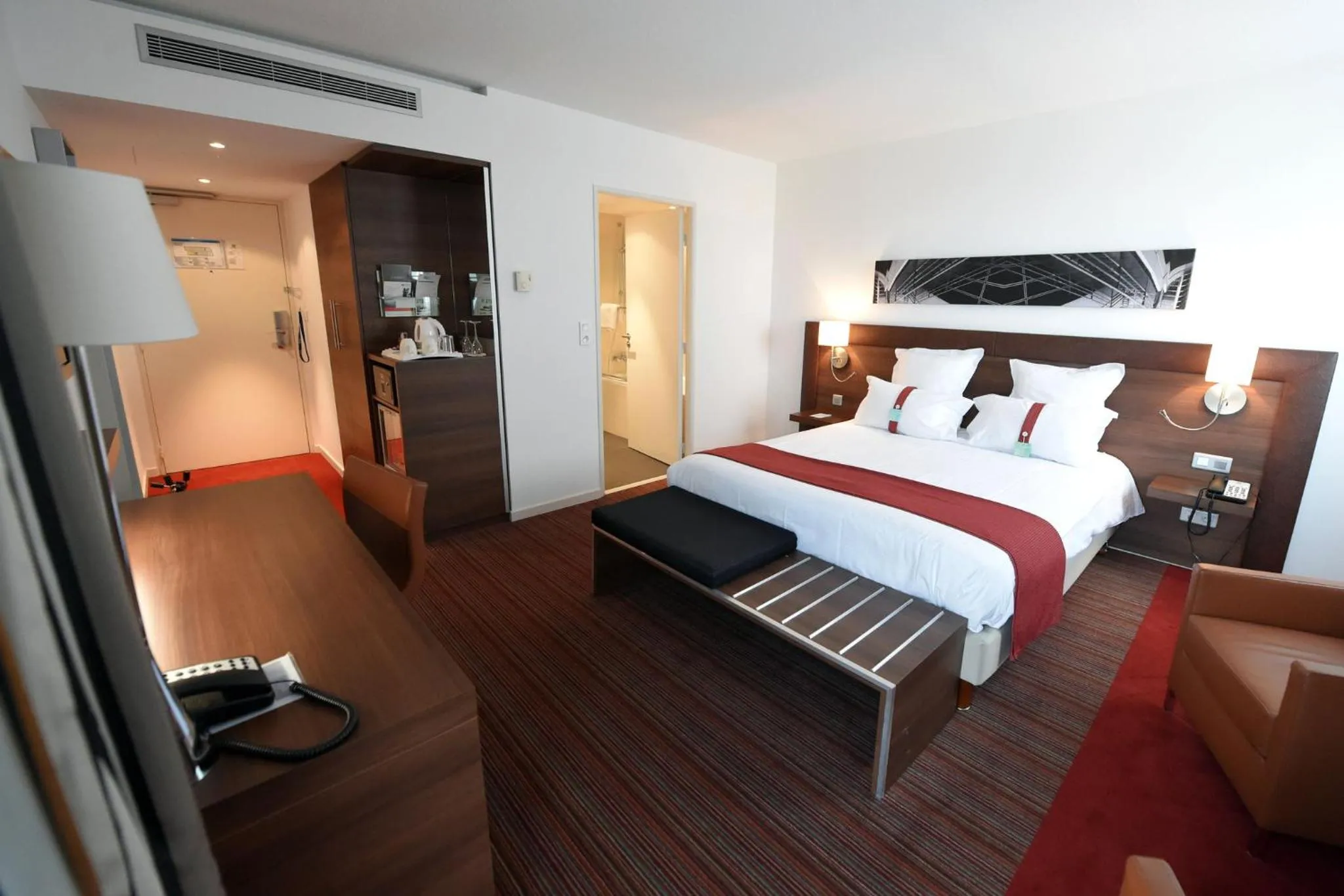 Photo of the whole room, Bed in Holiday Inn Mulhouse by IHG