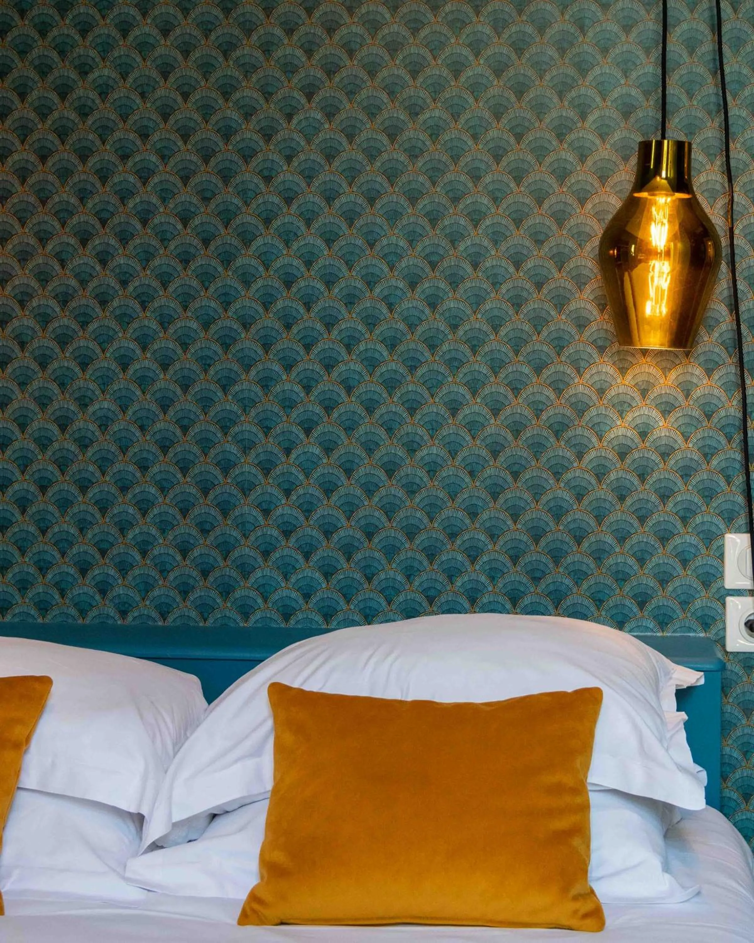 Bed in The Originals Boutique, Hôtel Le Londres, Saumur