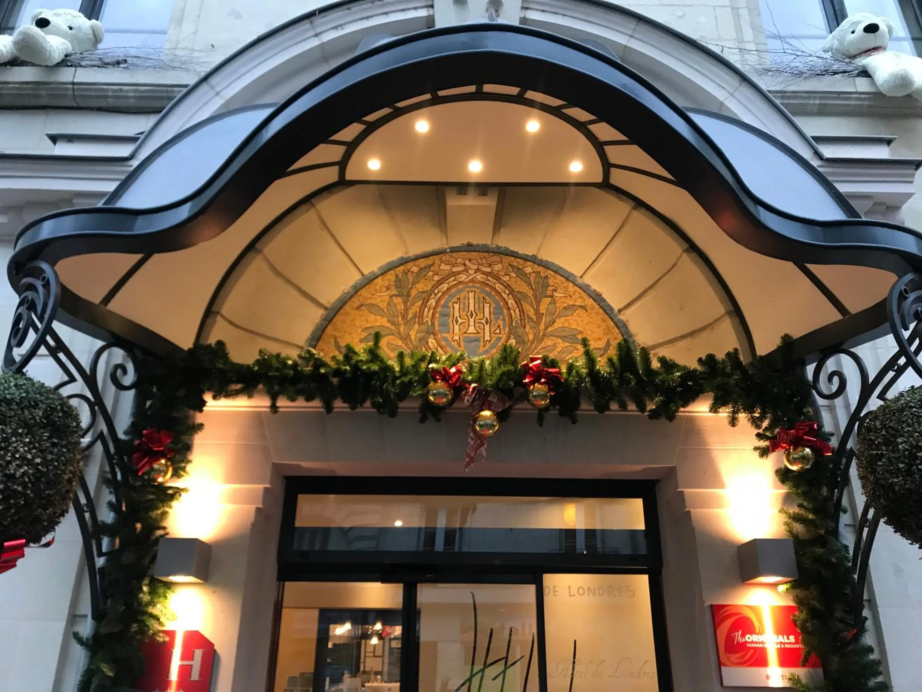 Facade/entrance in The Originals Boutique, Hôtel Le Londres, Saumur