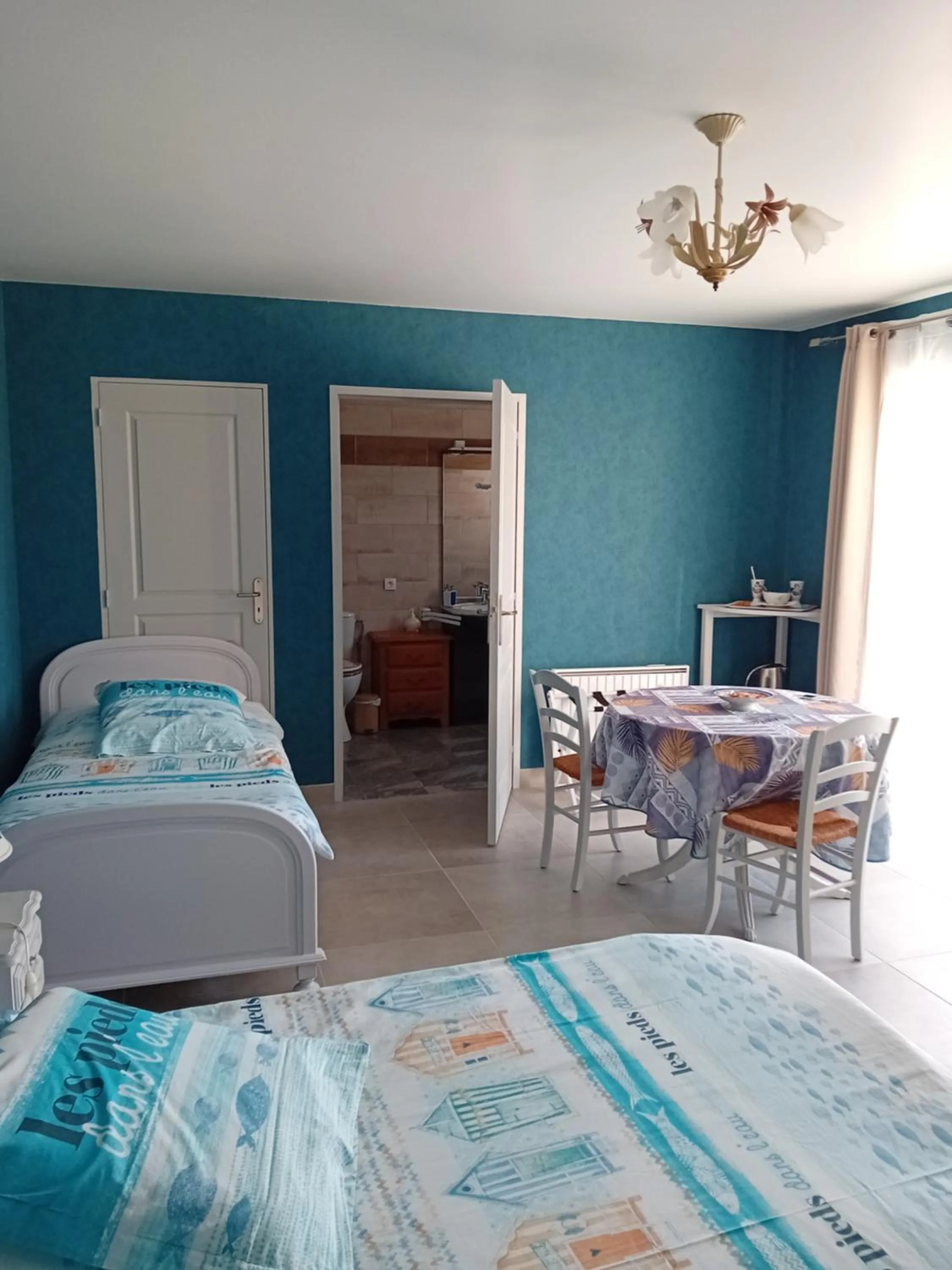 Photo of the whole room, Bed in la pêcherie bord de mer