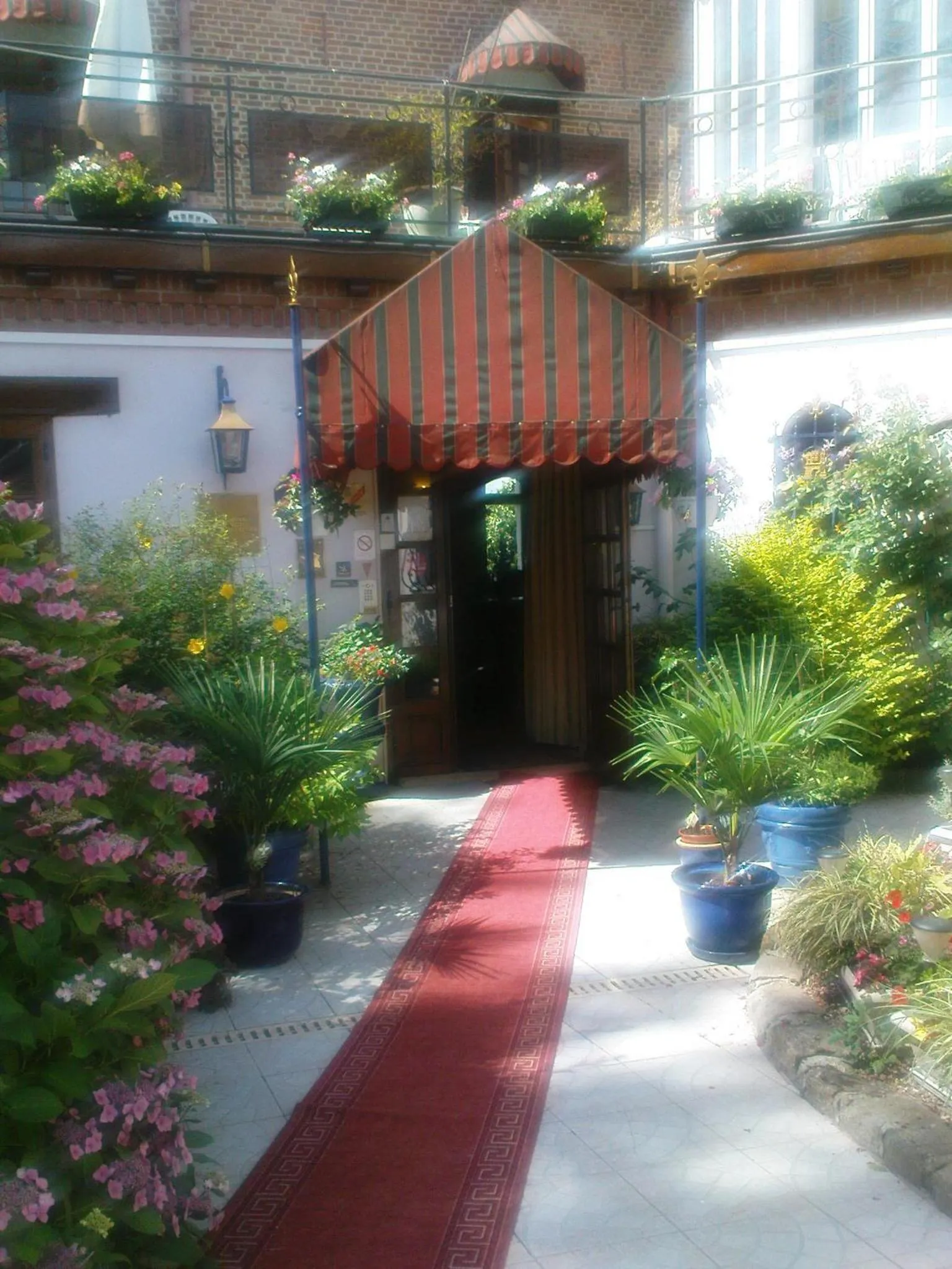Facade/entrance in Chateau La Tour Du Roy