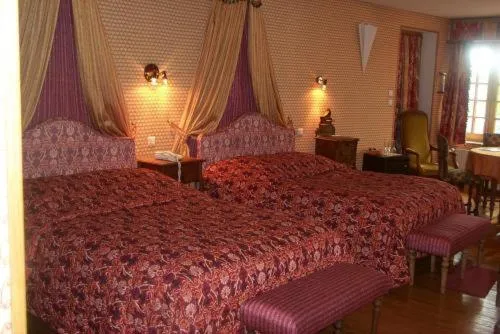 Photo of the whole room, Bed in Chateau La Tour Du Roy