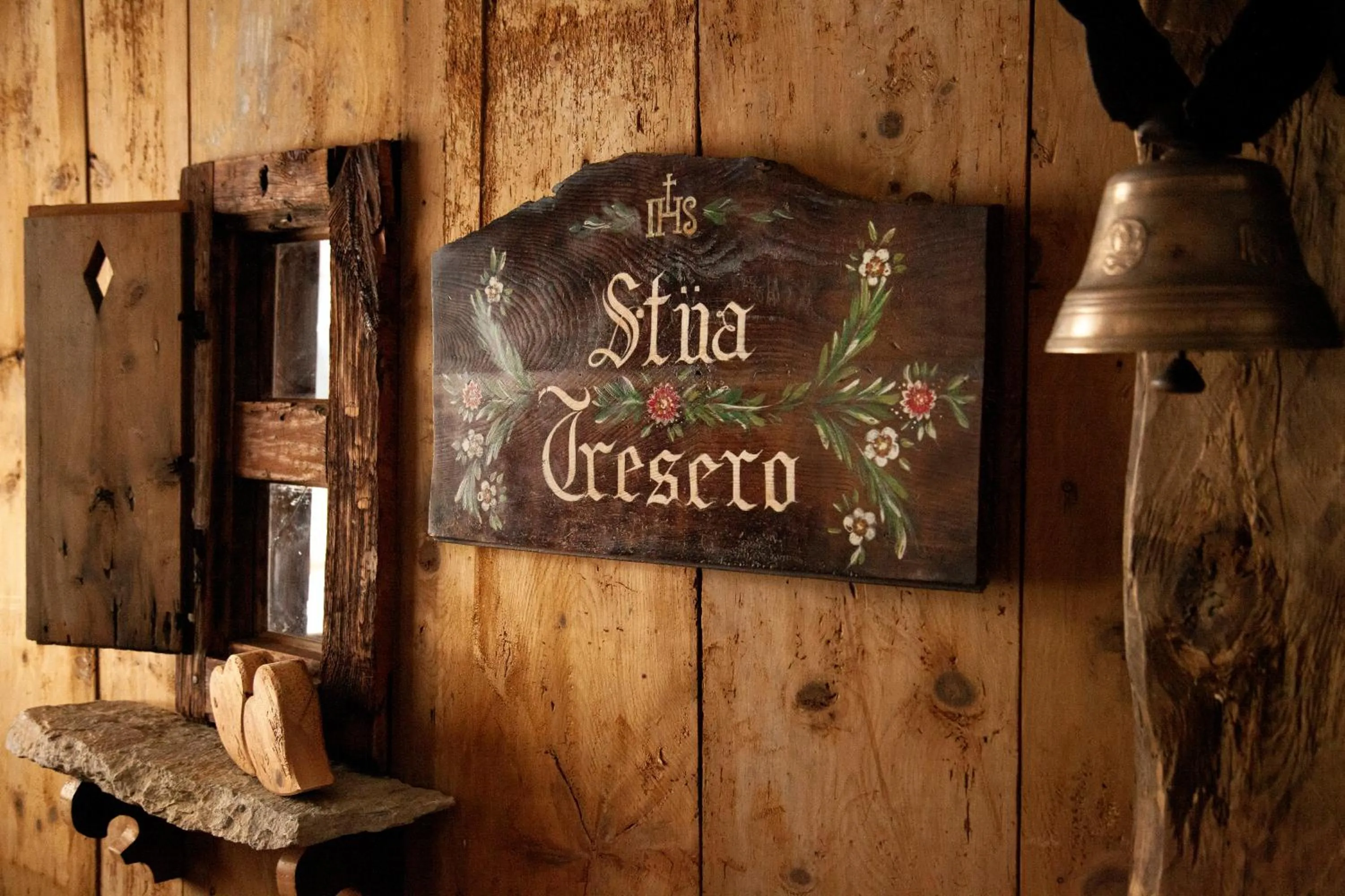 Text overlay in Hotel Genzianella