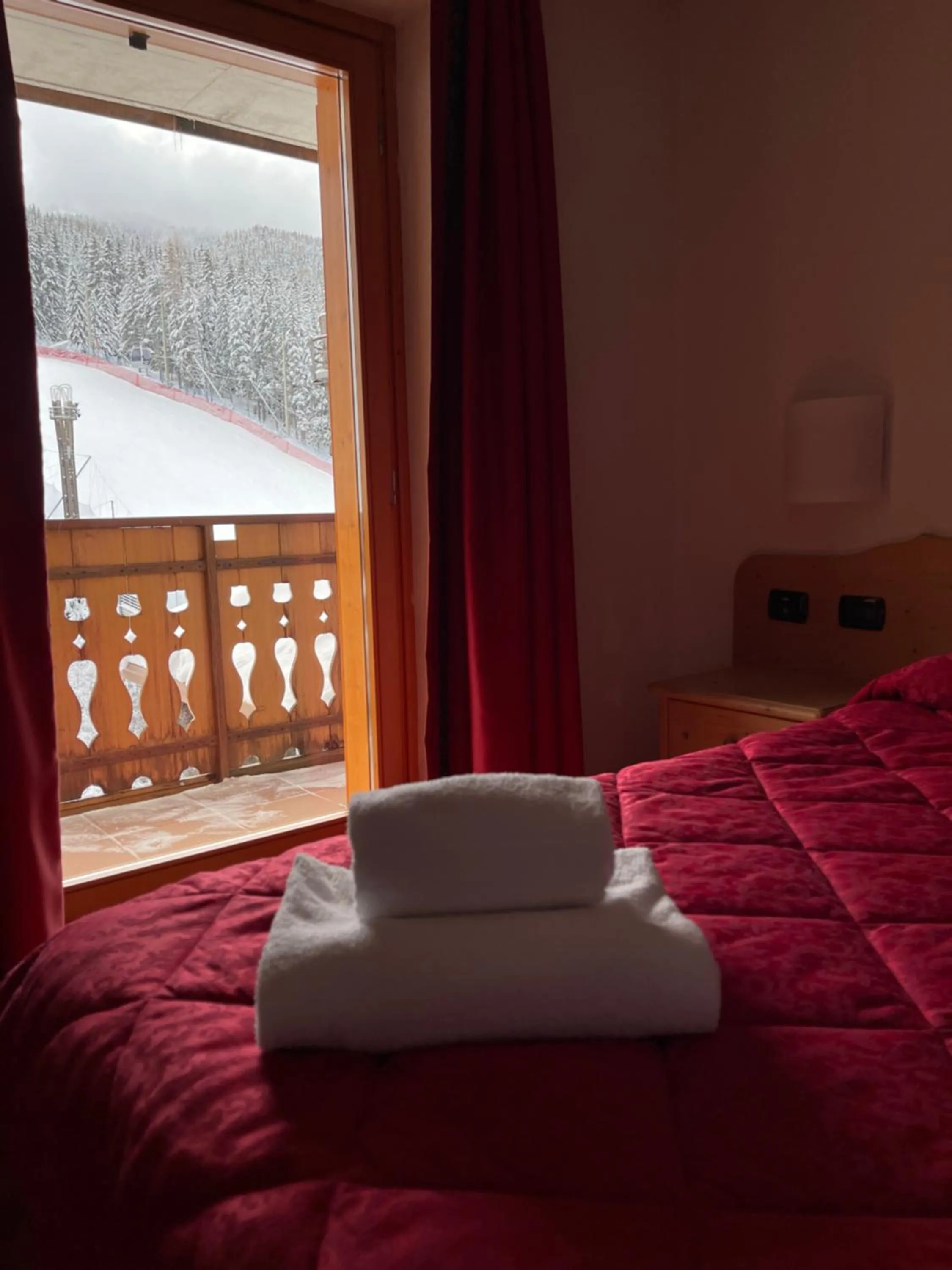 Bed in Hotel Genzianella