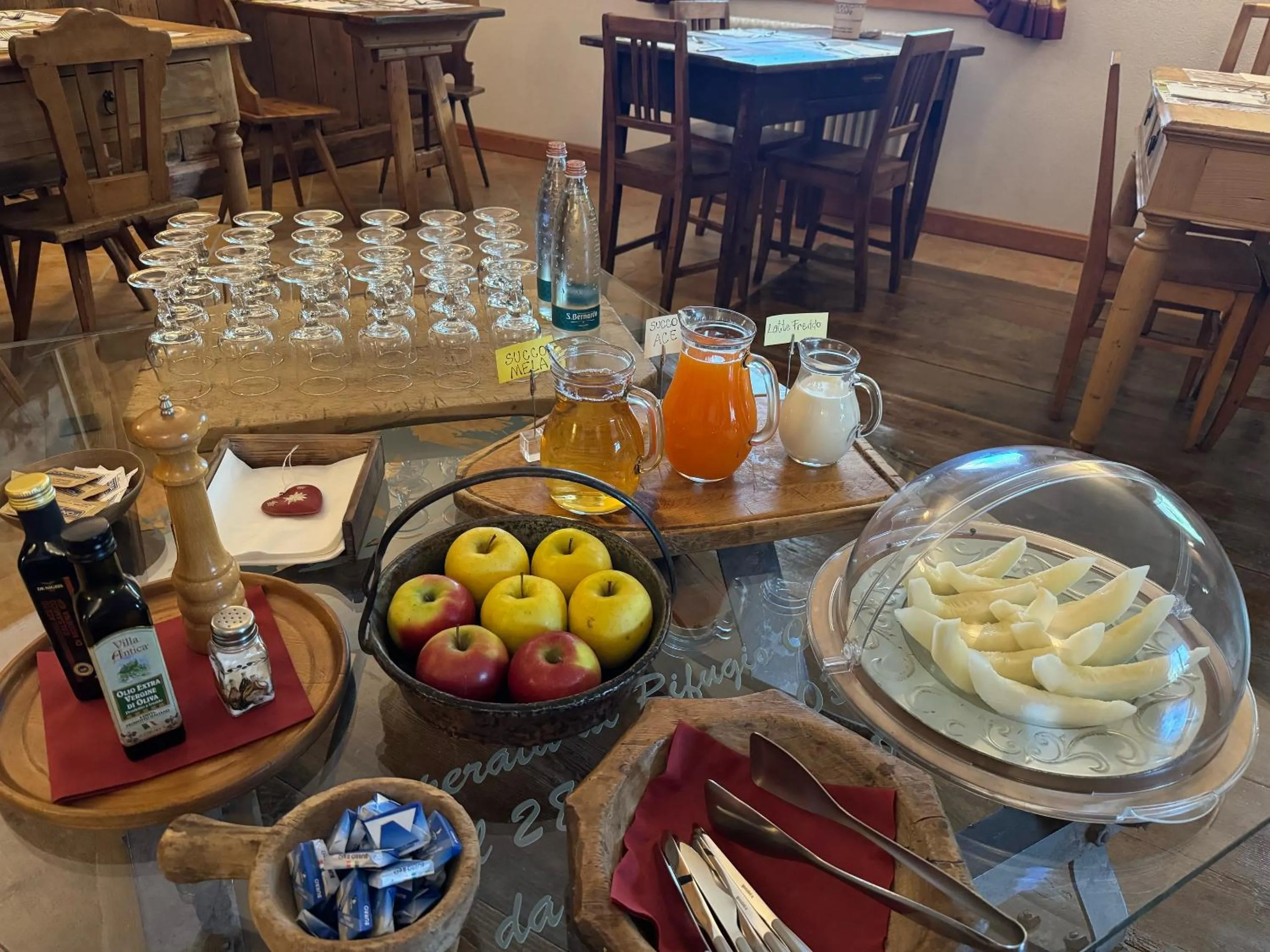 Restaurant/places to eat in Hotel Genzianella