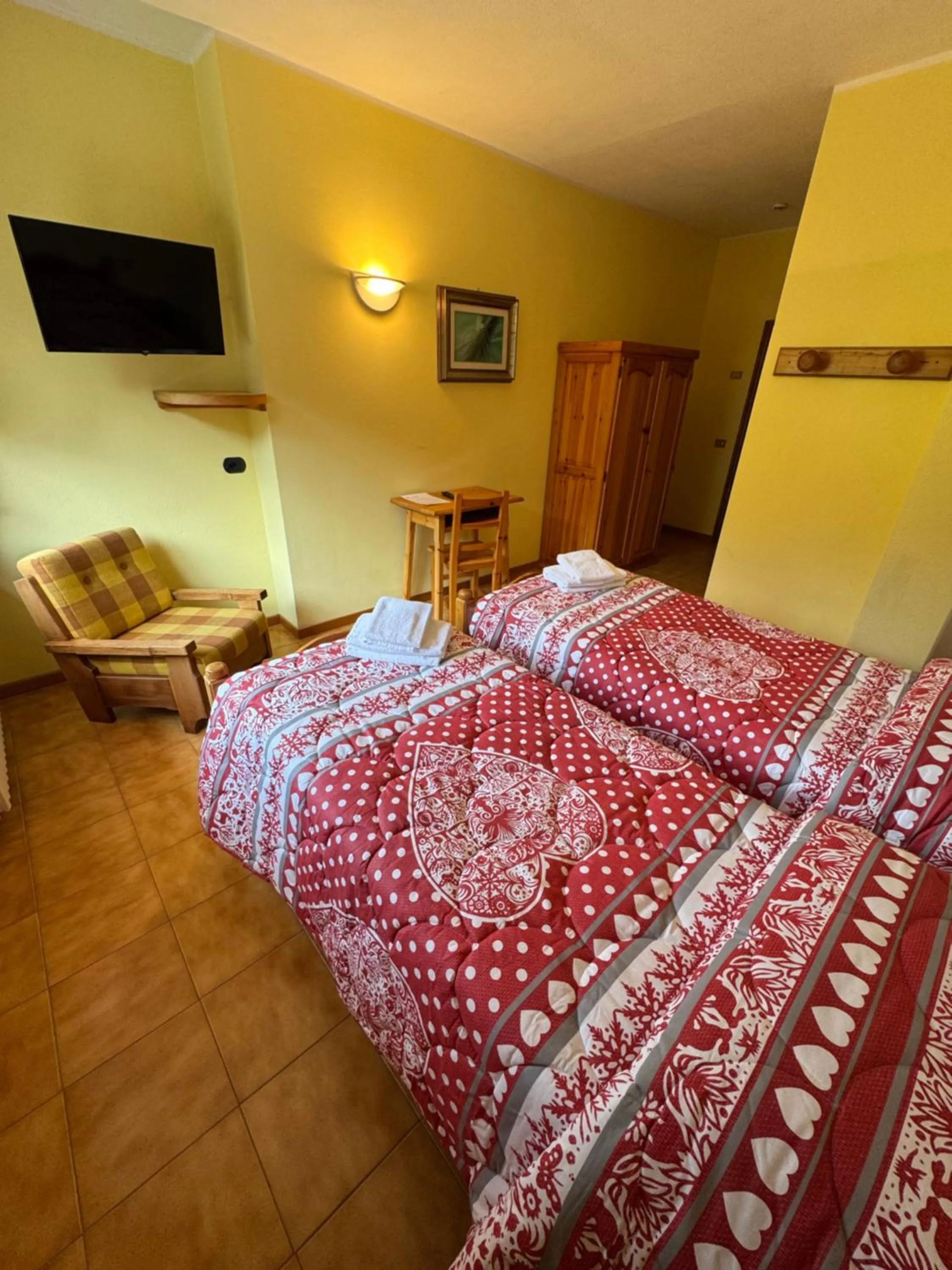 Bed in Hotel Genzianella