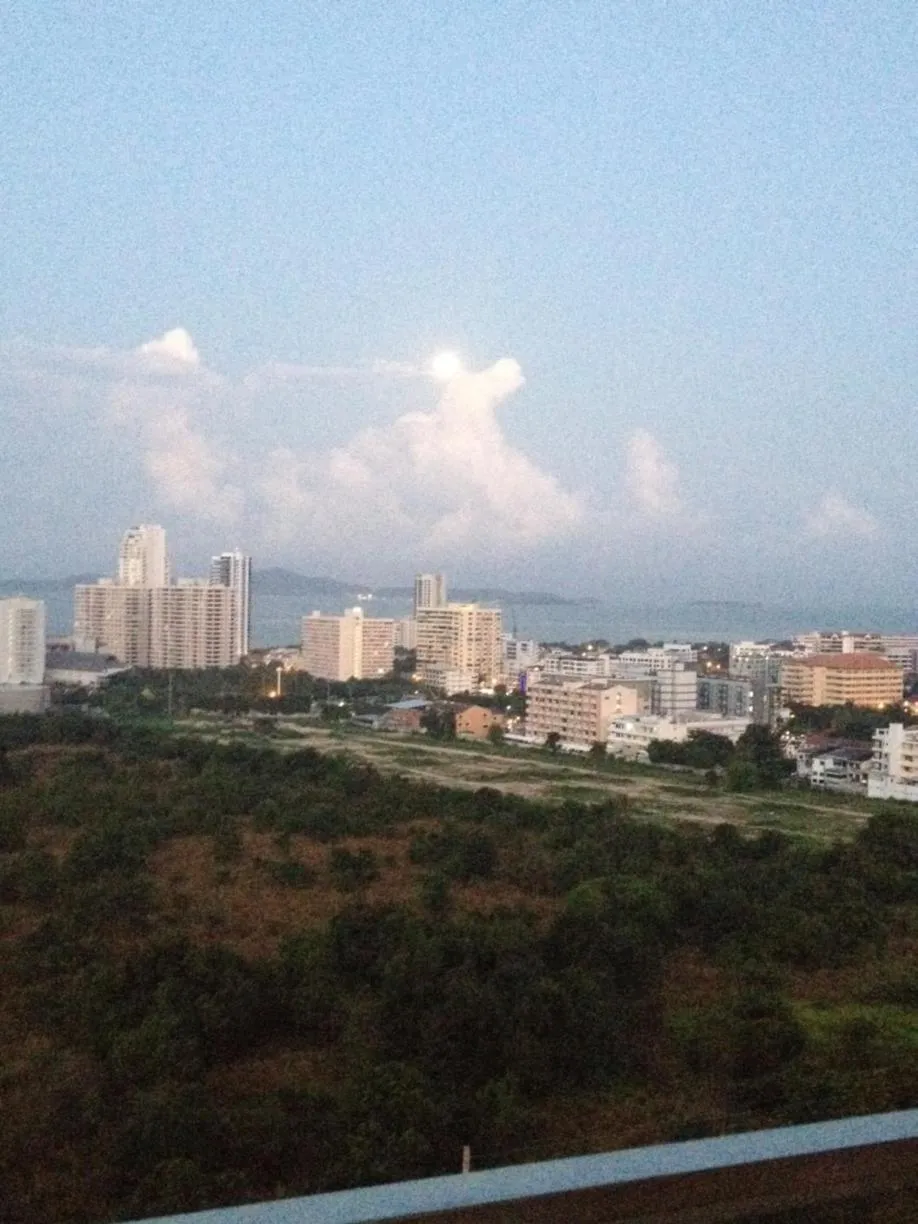 Sea view in Grande Caribbean Resort 17th floor by Bell-Turner