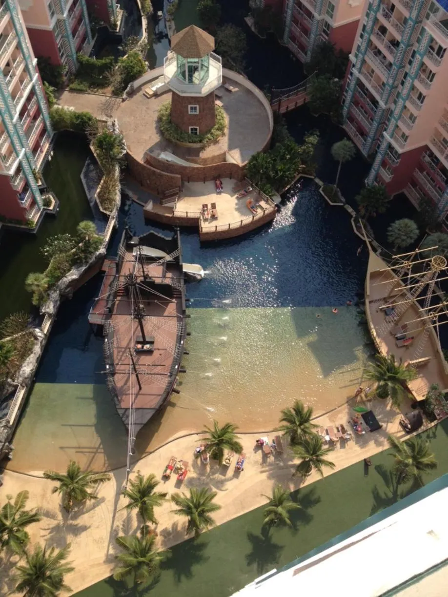Pool view in Grande Caribbean Resort 17th floor by Bell-Turner