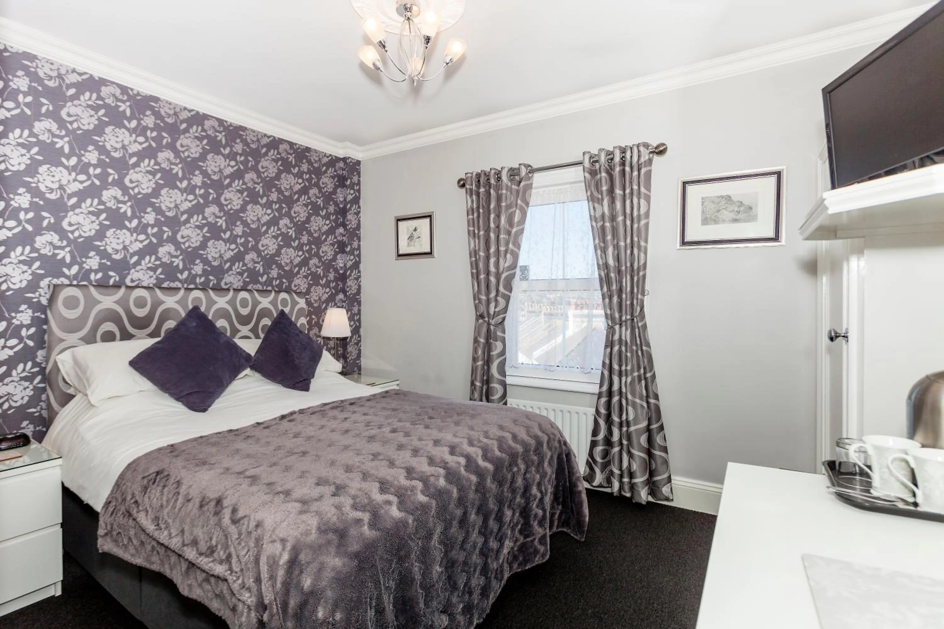 Bedroom, Bed in East Beach Hotel