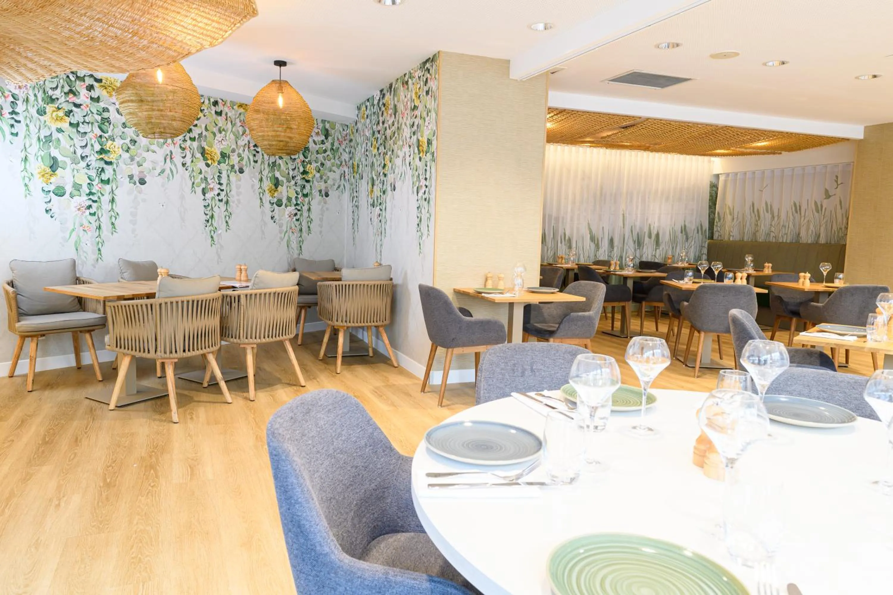 Restaurant/places to eat in ibis Styles Tours Centre