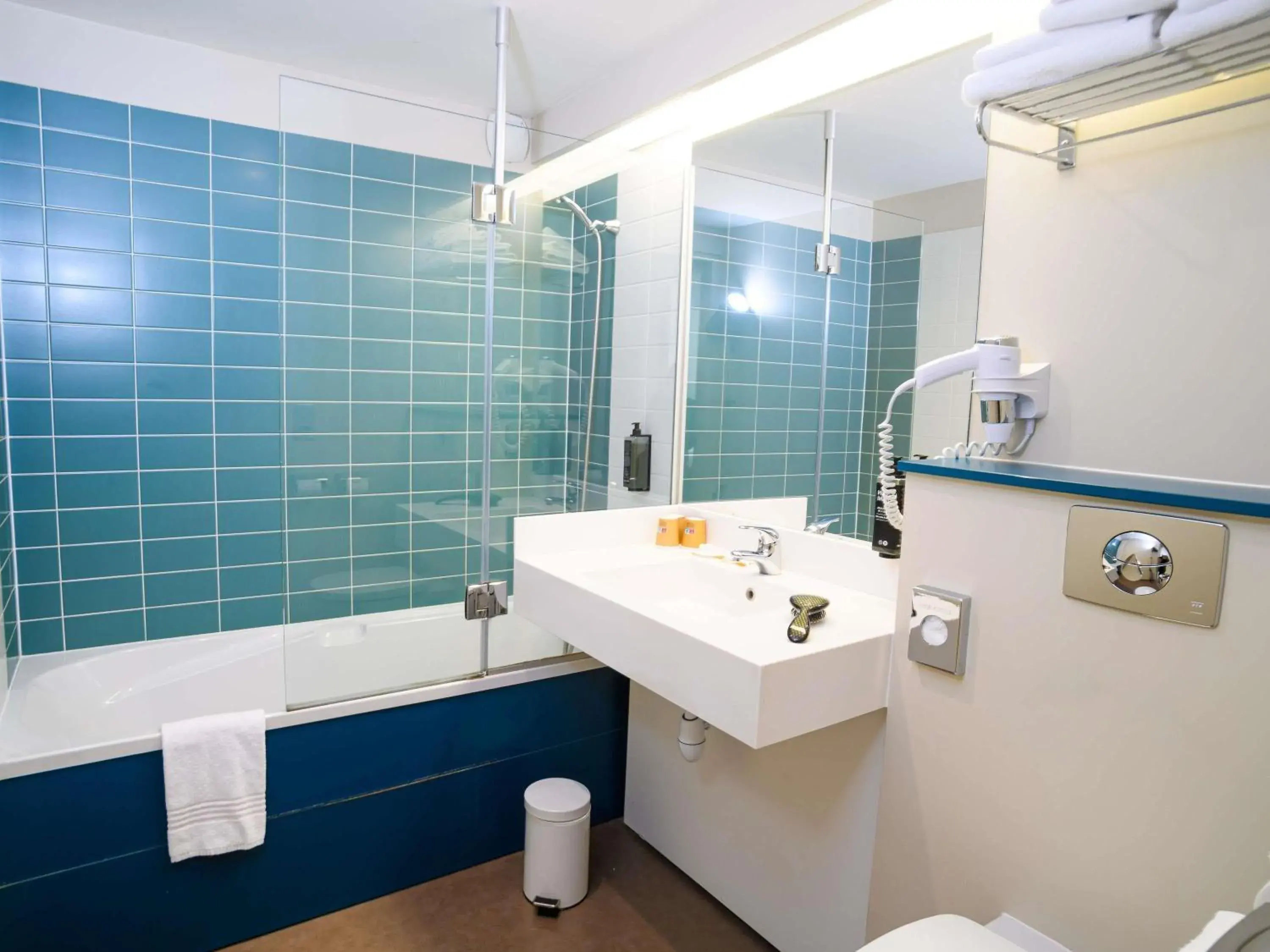 Bedroom in ibis Styles Tours Centre Bedroom in ibis Styles Tours Centre