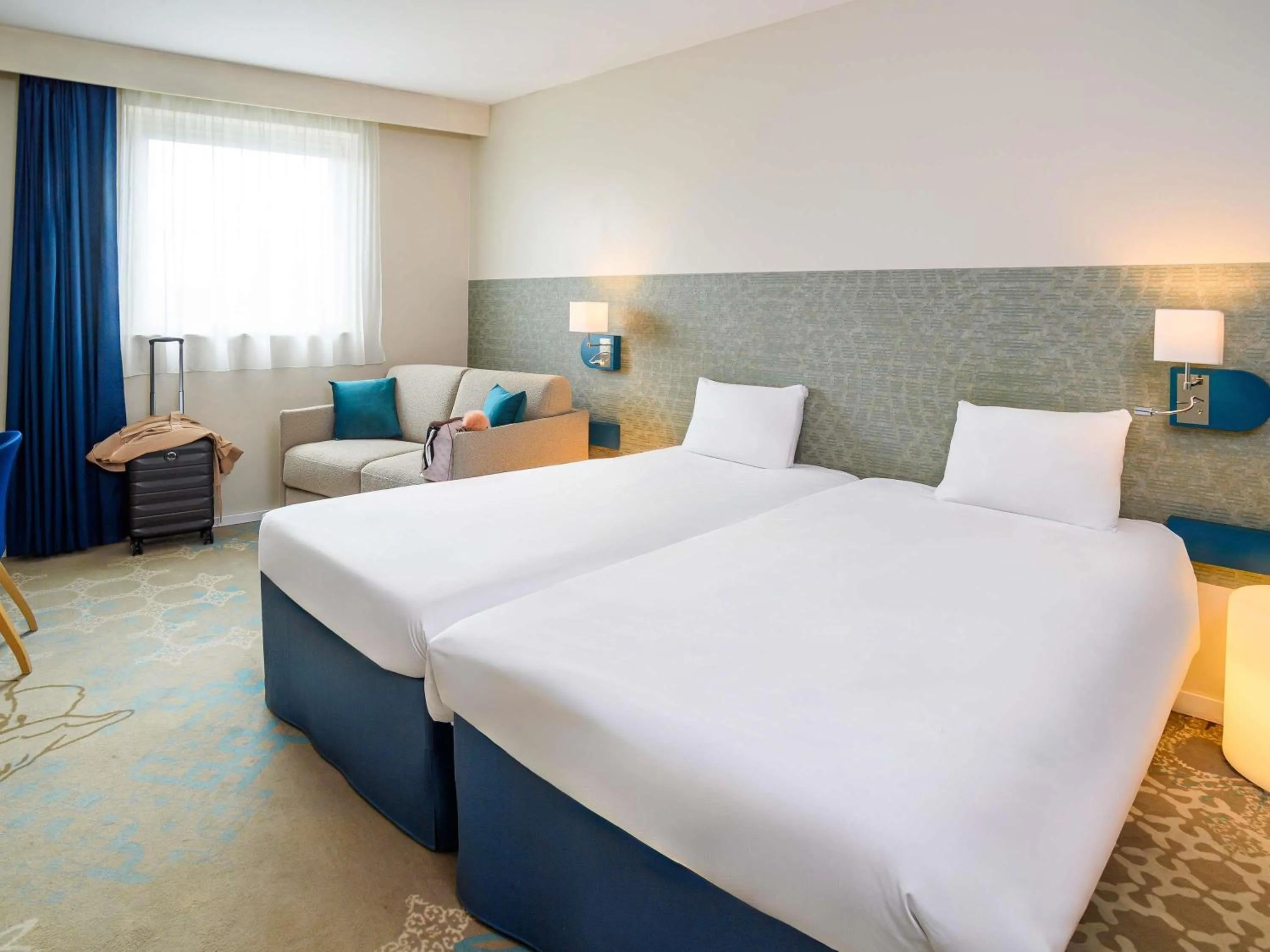 Bedroom, Bed in ibis Styles Tours Centre