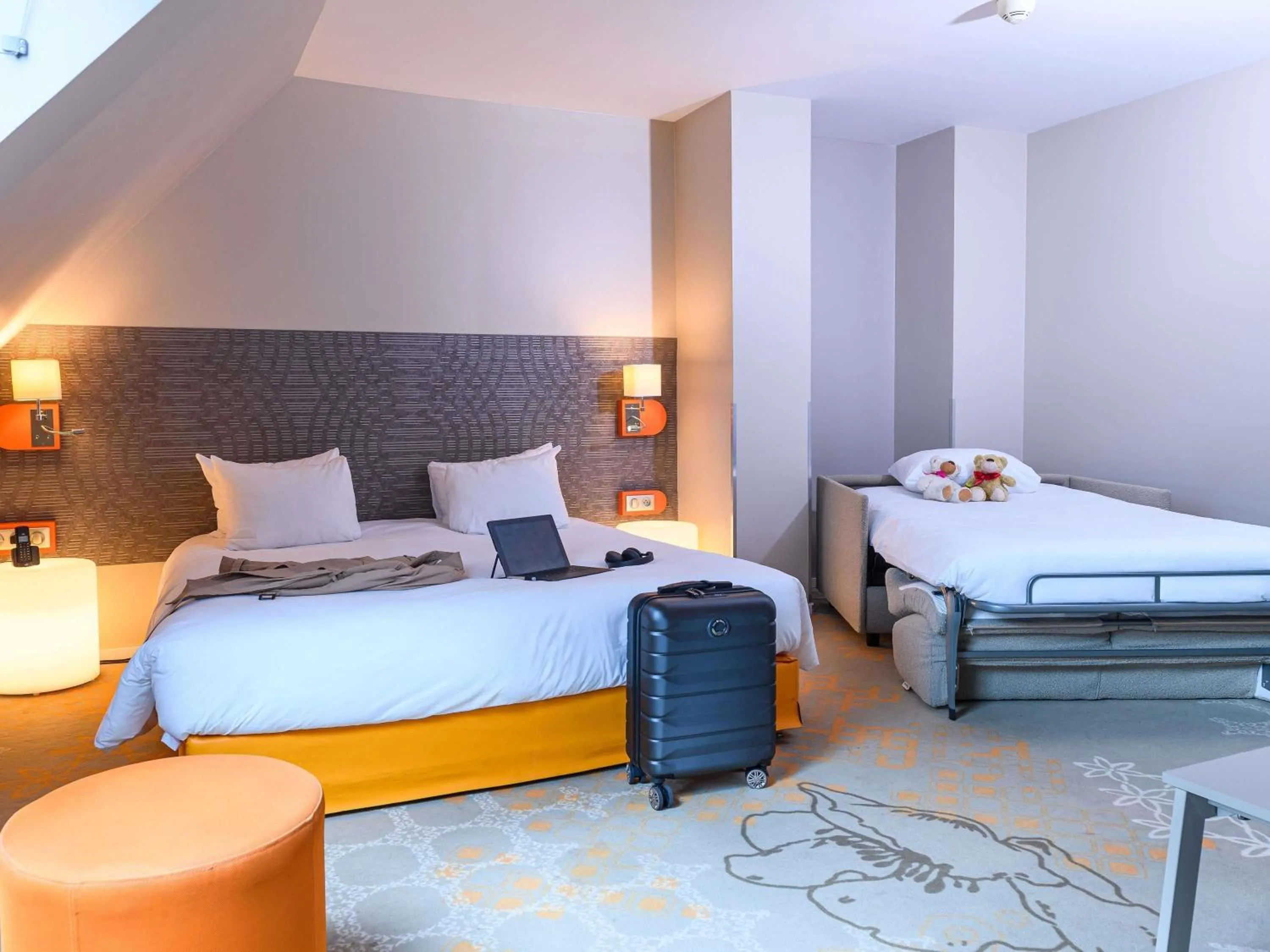 Bedroom, Bed in ibis Styles Tours Centre