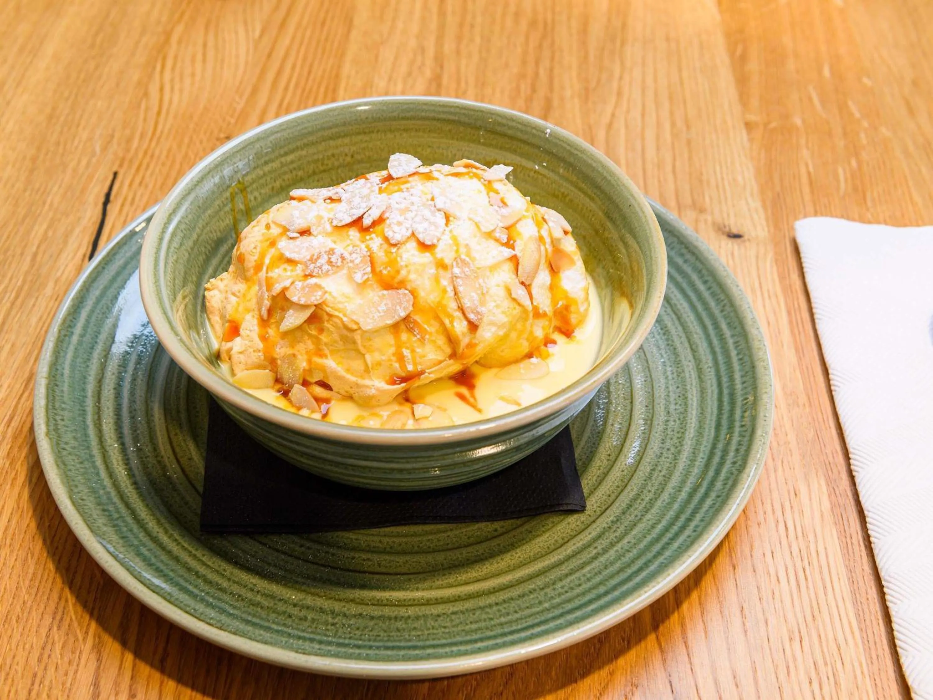 Restaurant/places to eat in ibis Styles Tours Centre