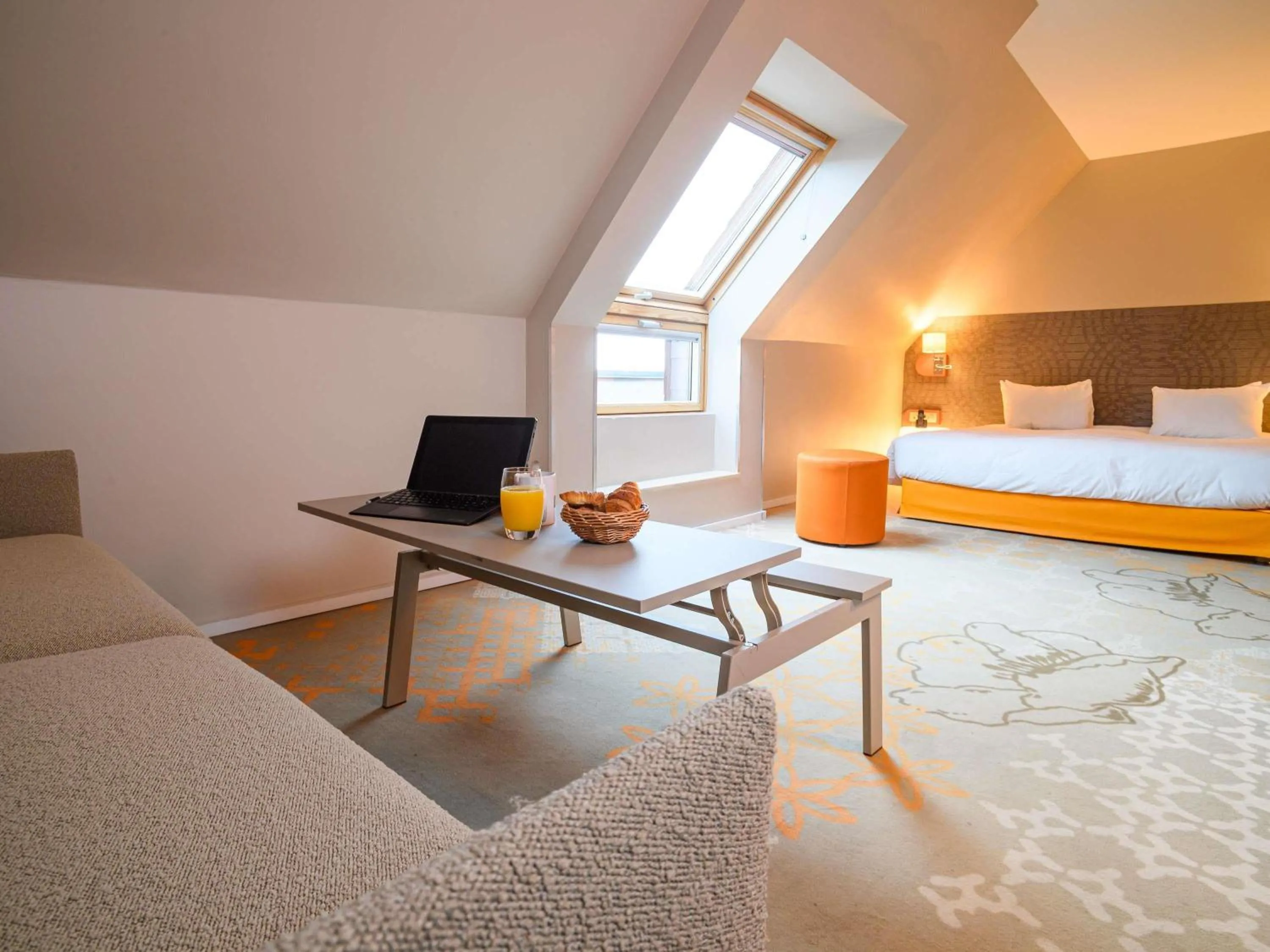 Bedroom, Bed in ibis Styles Tours Centre