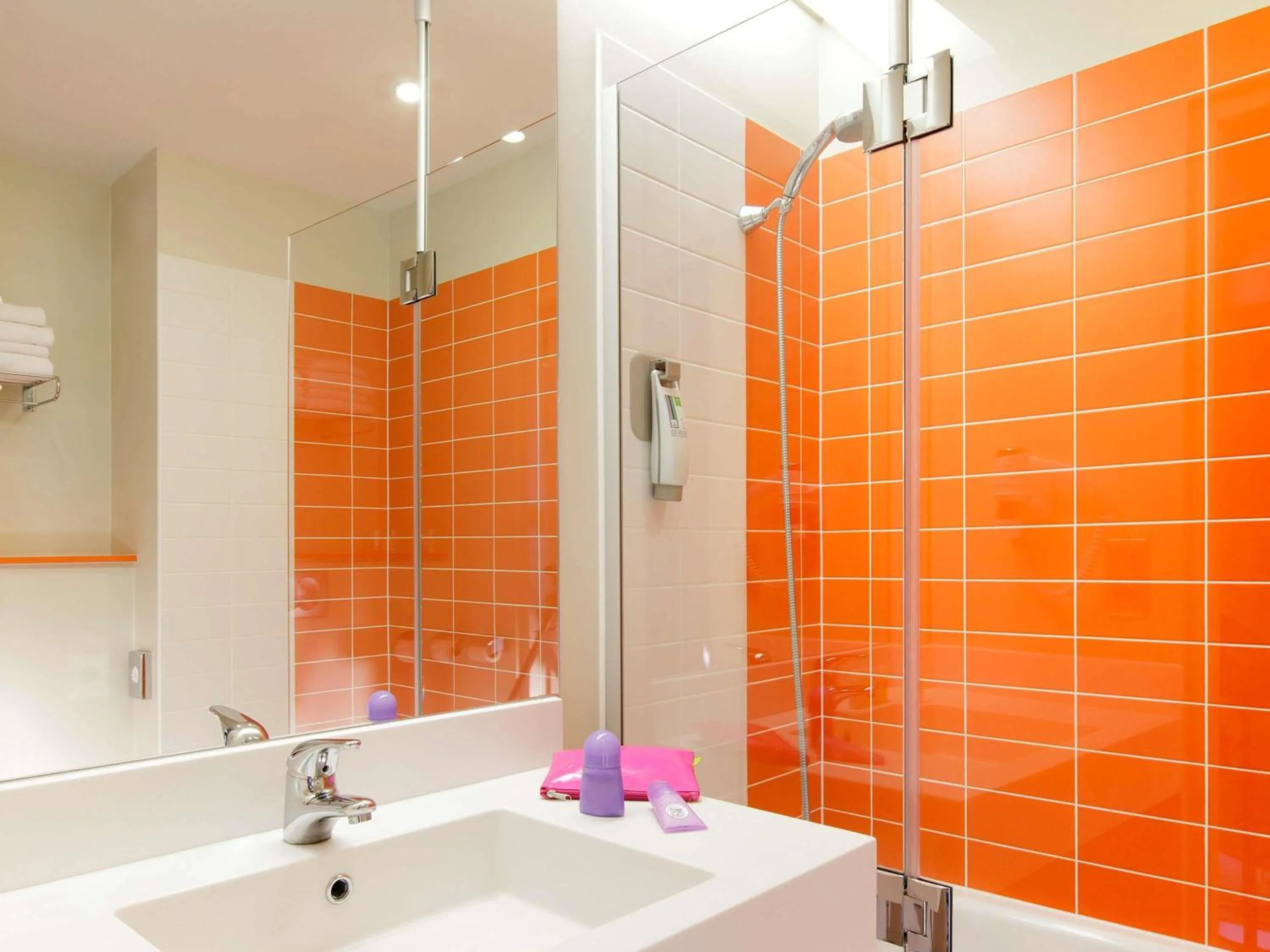 Bedroom in ibis Styles Tours Centre