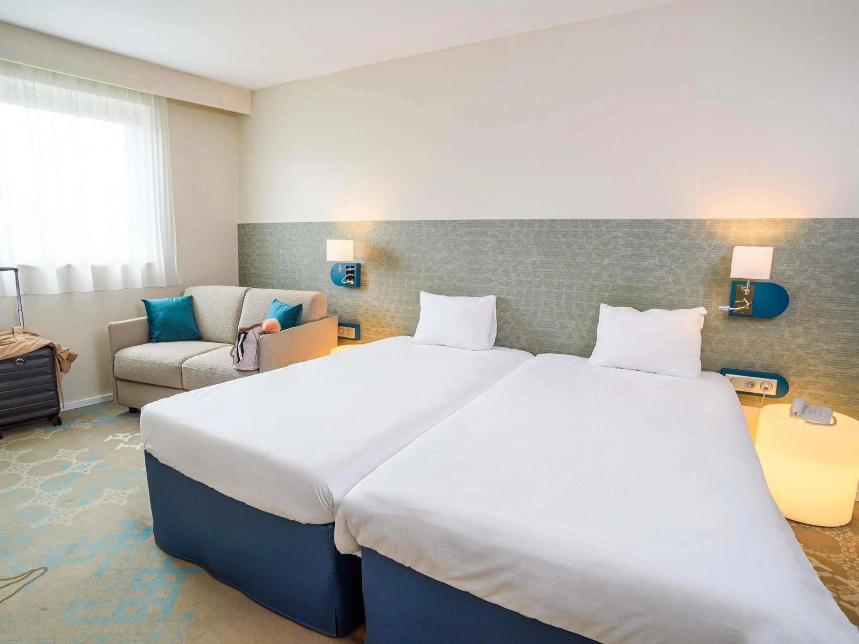 Bedroom, Bed in ibis Styles Tours Centre