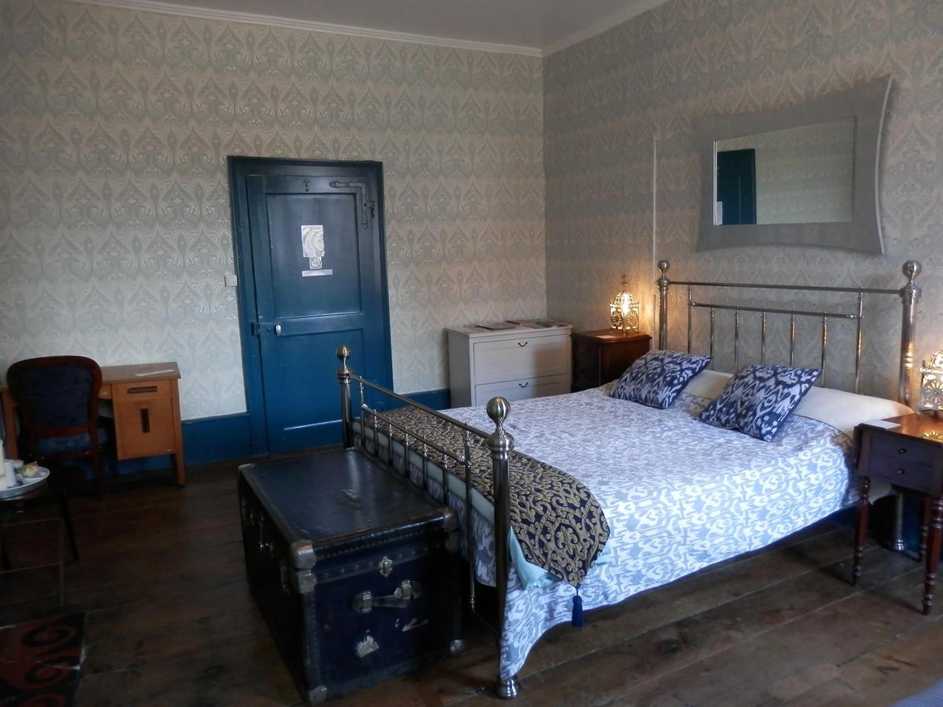 Bedroom, Bed in 3 Place des Arbres, Chambres D'Hôtes, Felletin