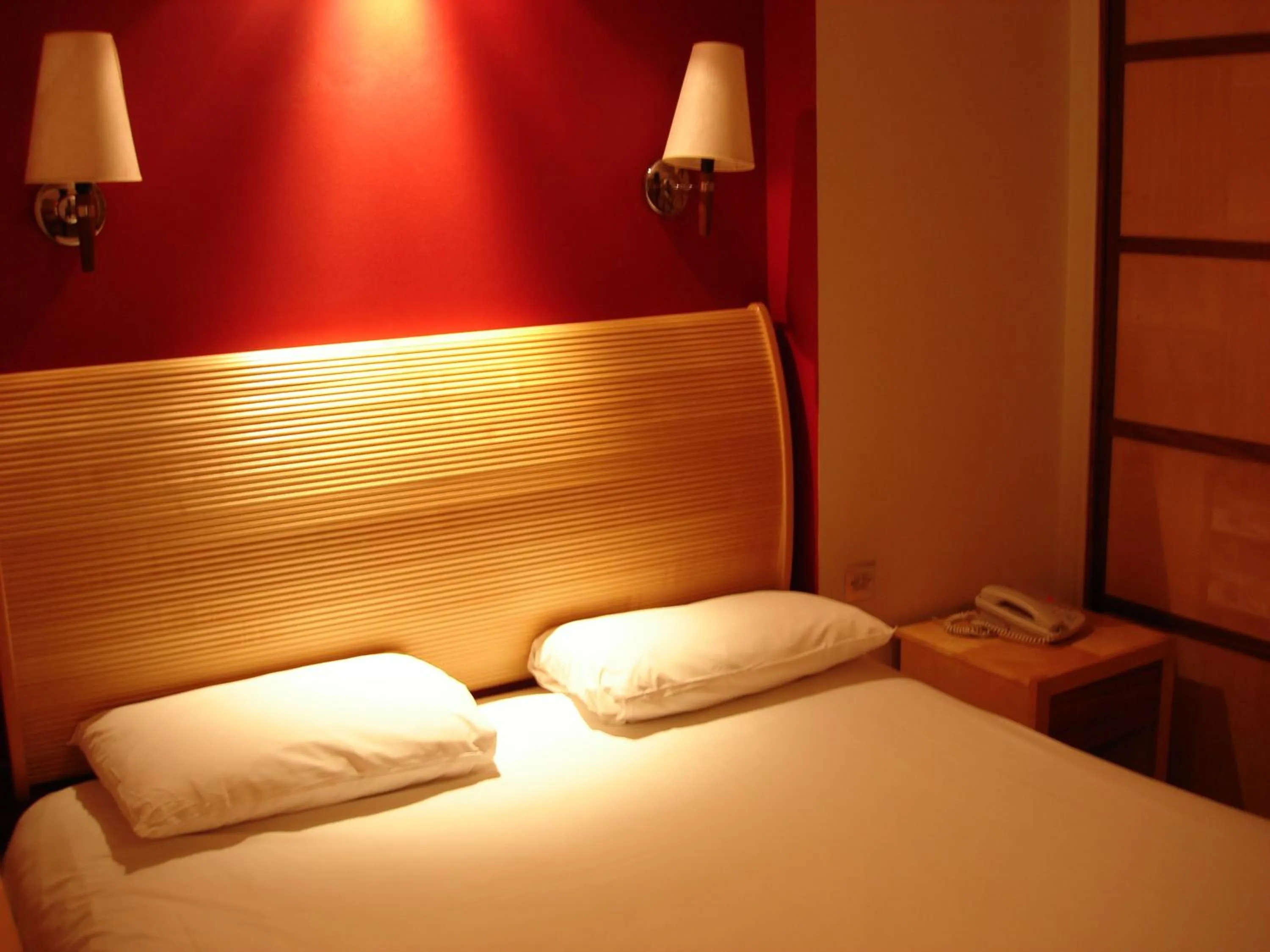 Bed in The Britannia Nottingham Hotel