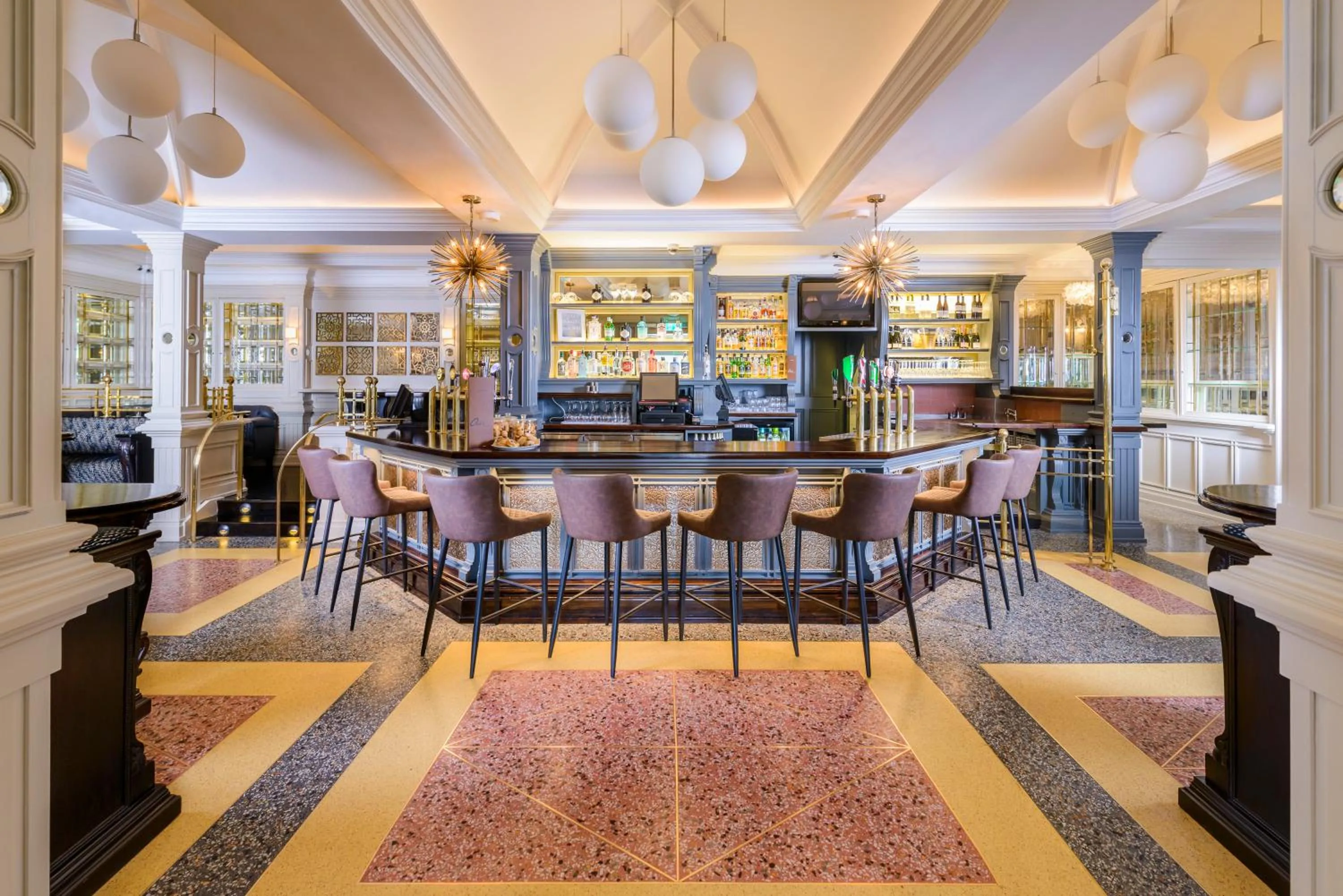 Killarney Oaks Hotel