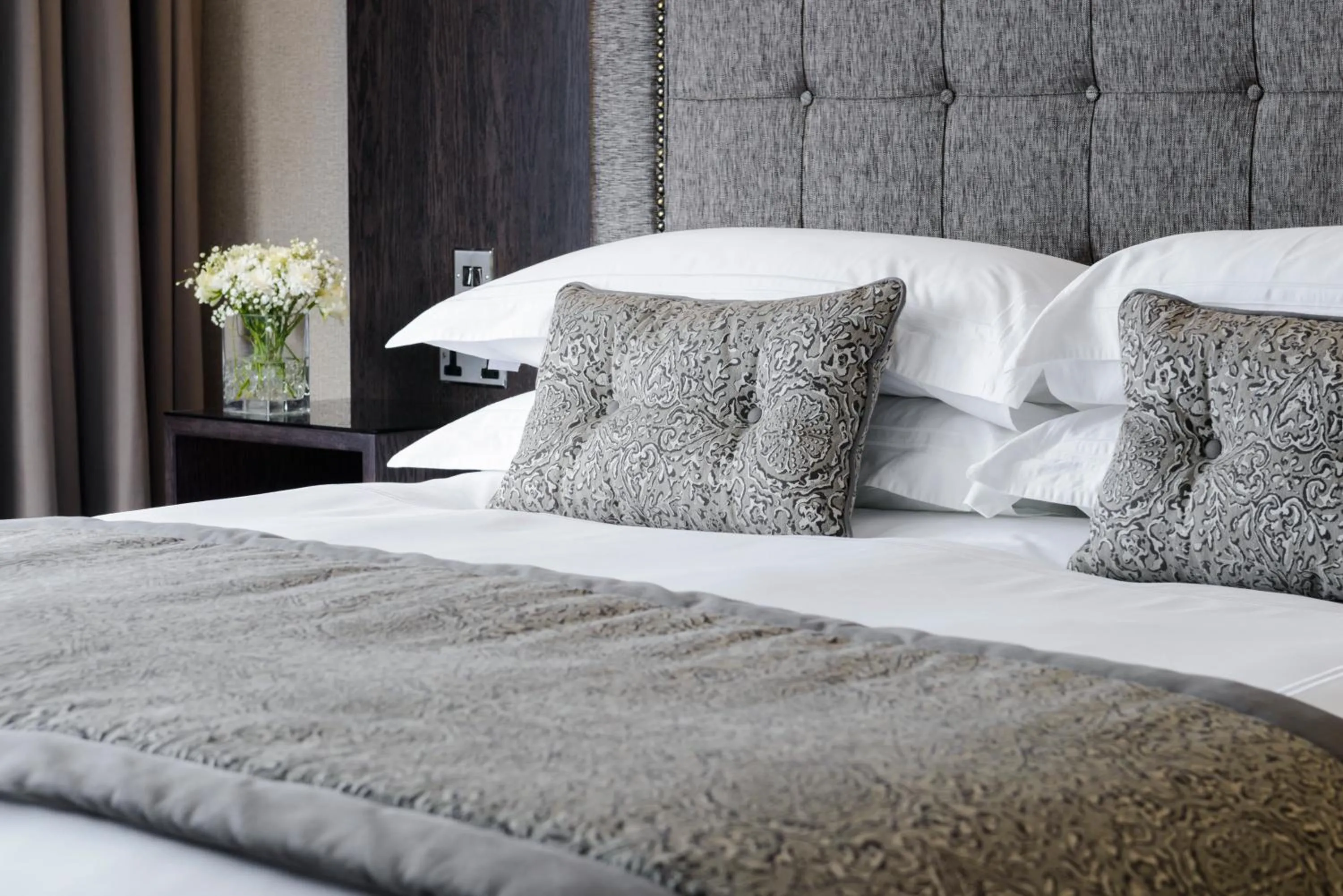 Bed in Killarney Oaks Hotel