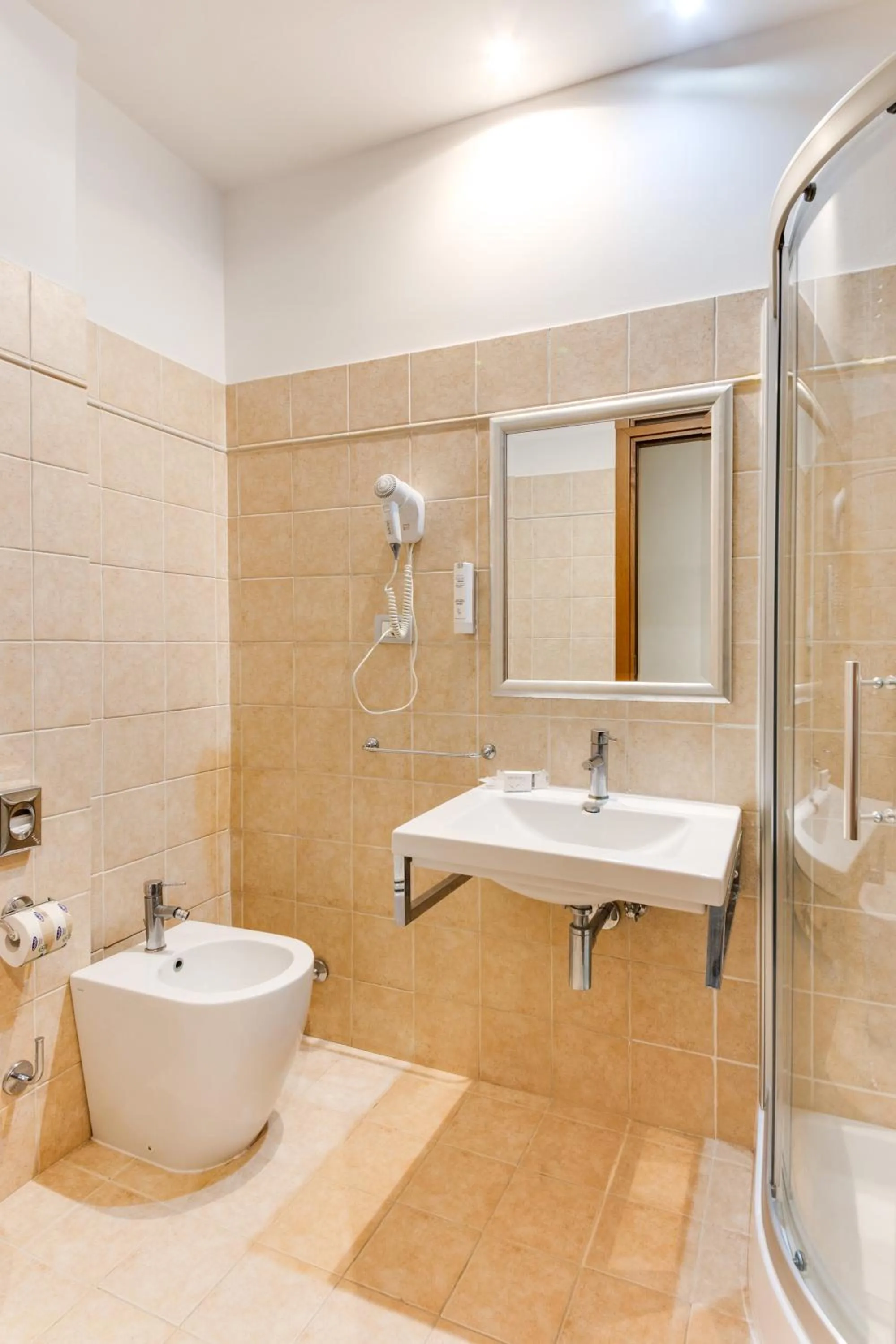 Shower in Phi Hotel Garden Area Roma Eur