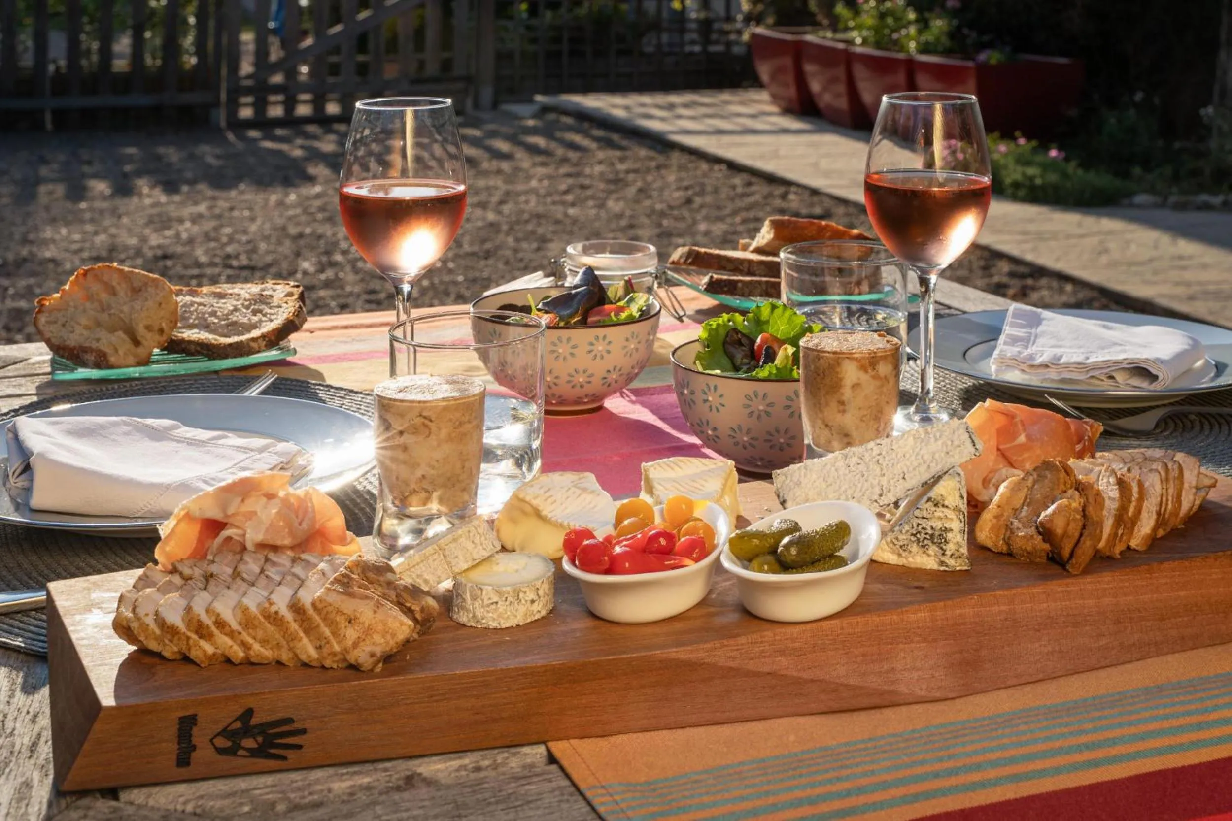 Food and drinks in Le Clos de La Rousselière B and B