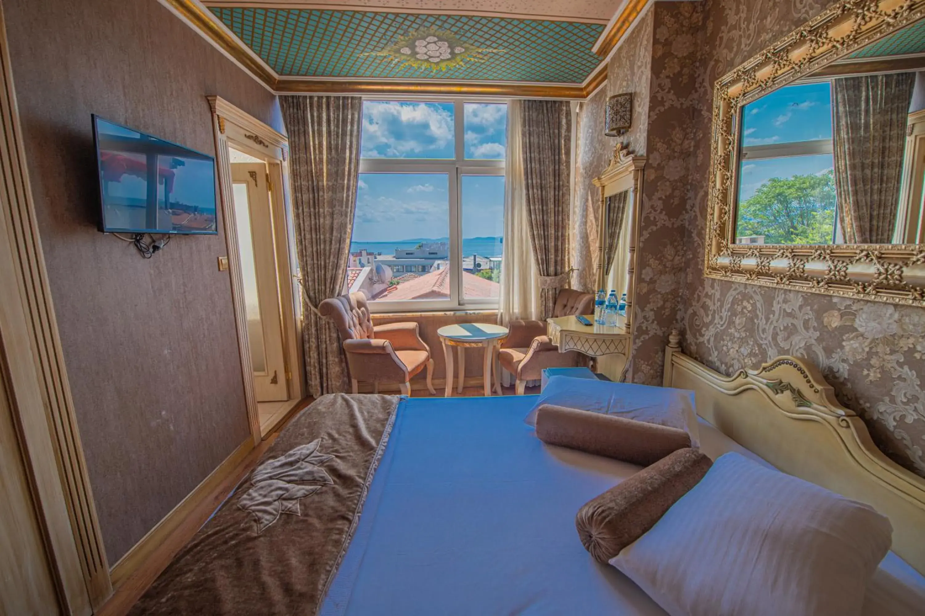 Bed in Kaftan Hotel Bed in Kaftan Hotel