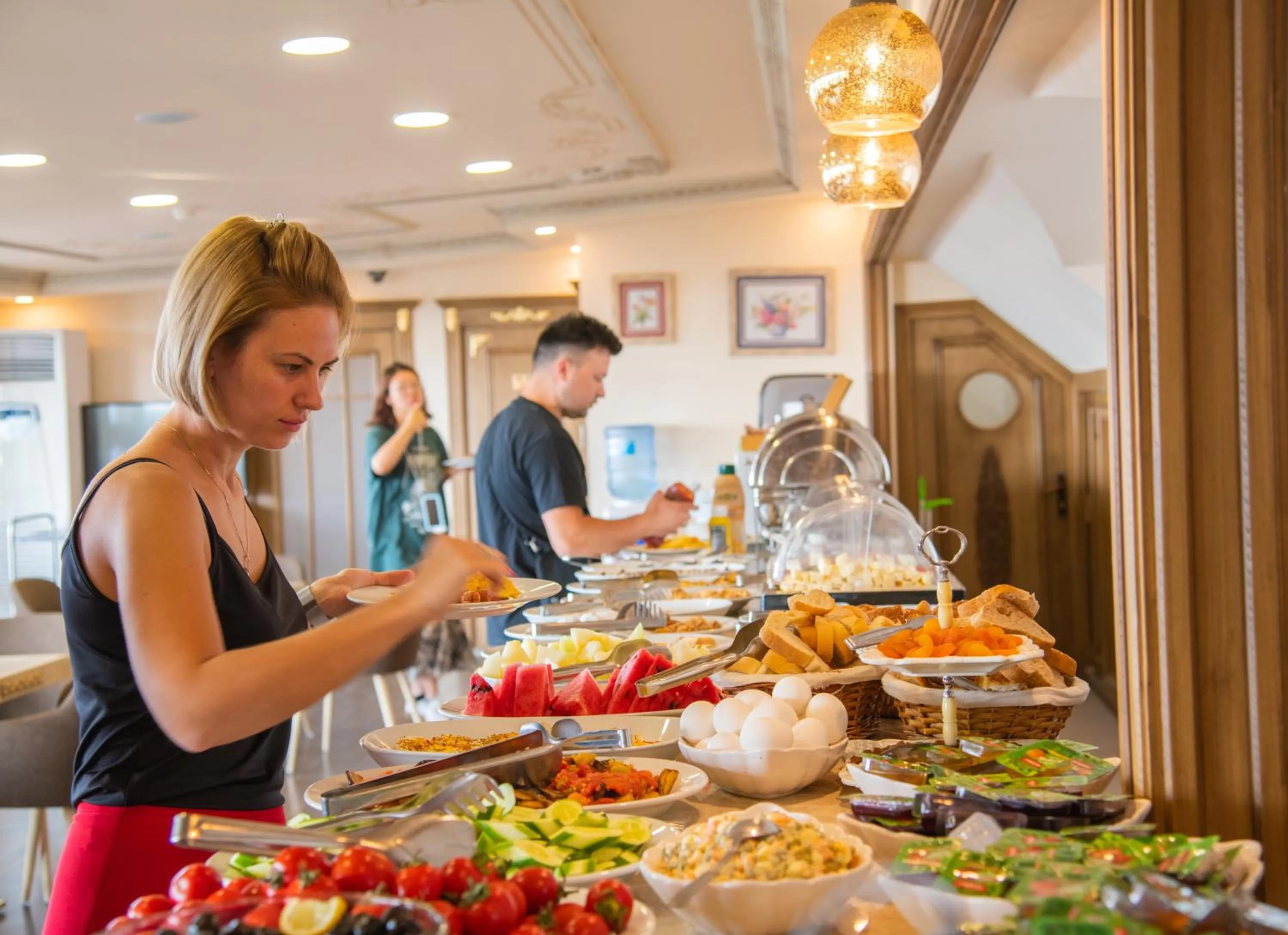 Restaurant/places to eat in Kaftan Hotel