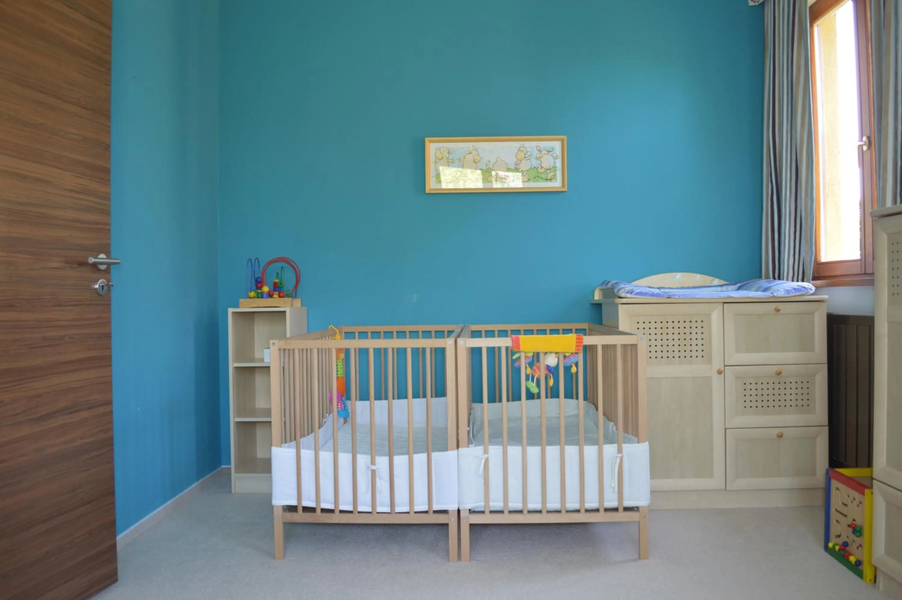 cot, Bed in Villa - ZMRD