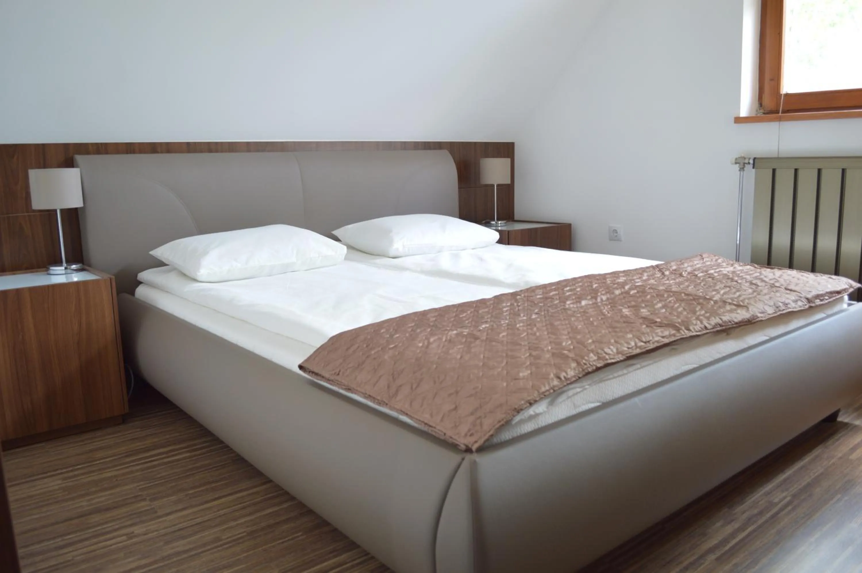 Bedroom, Bed in Villa - ZMRD